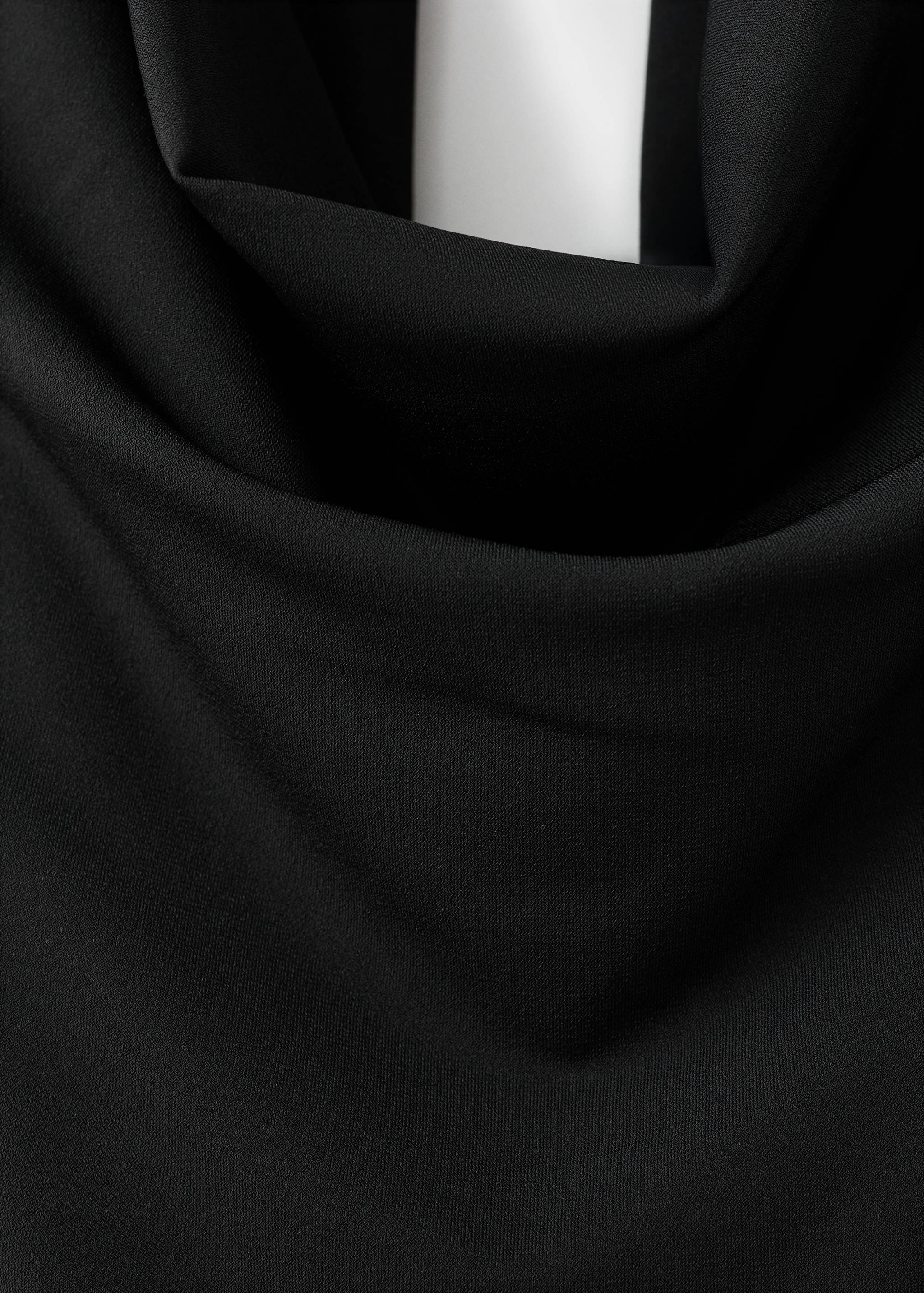 Halter-neck jumpsuit with scarf - Details of the article 8