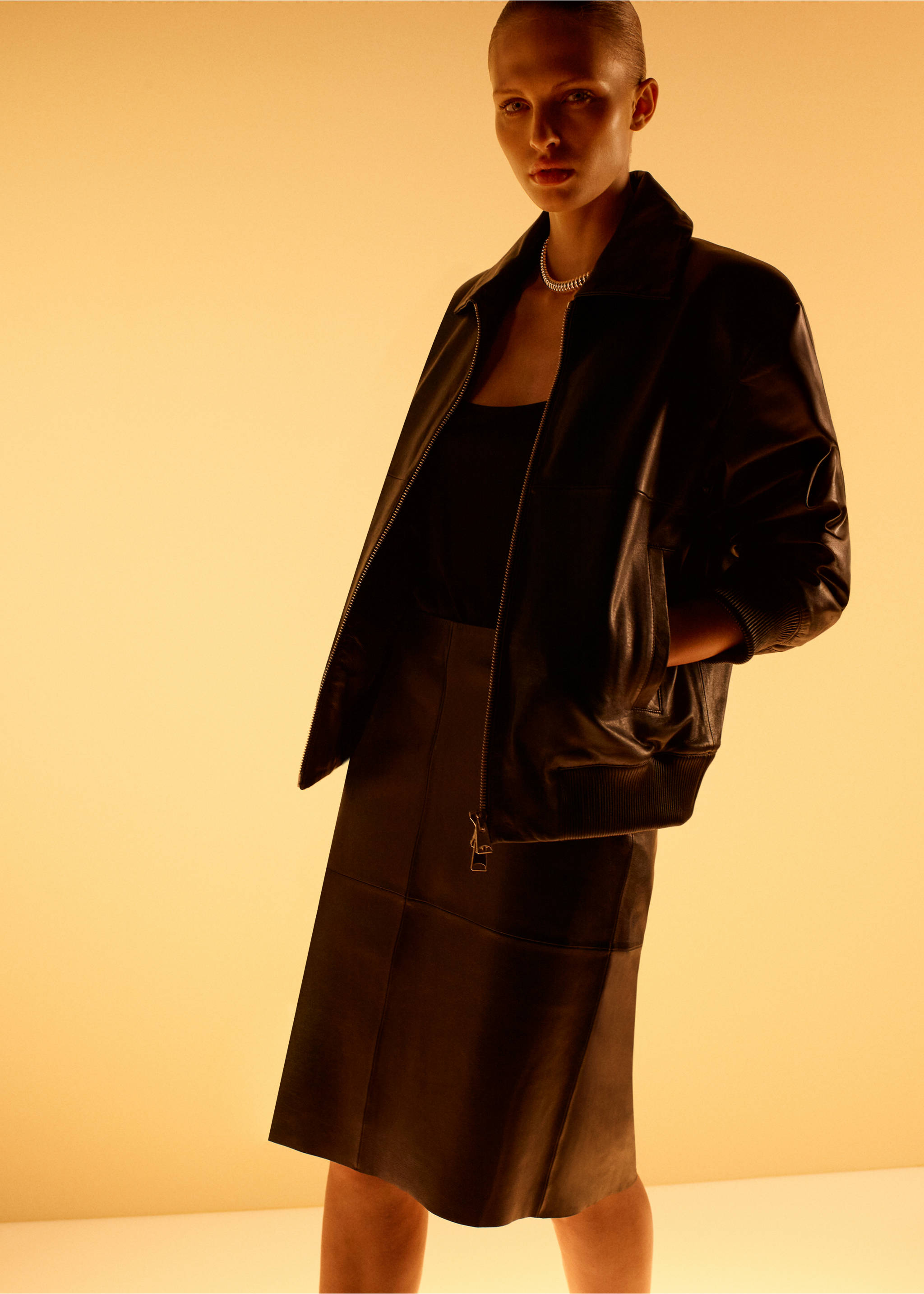 Jupe crayon cuir - Plan moyen, Noir. Ref: 17089116-00.