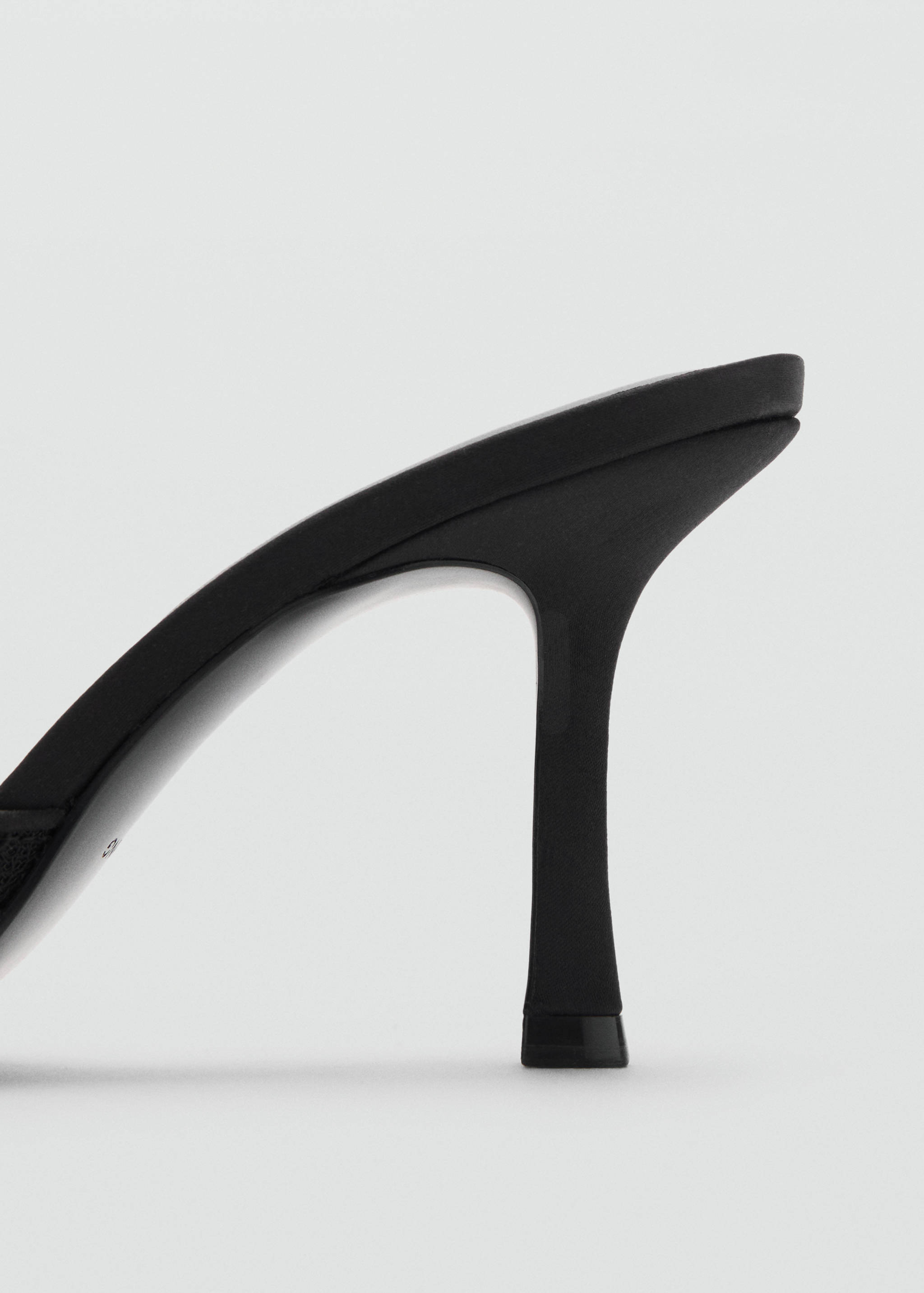 صندل بكعب من الدانتيل - تفاصيل المنتج 1