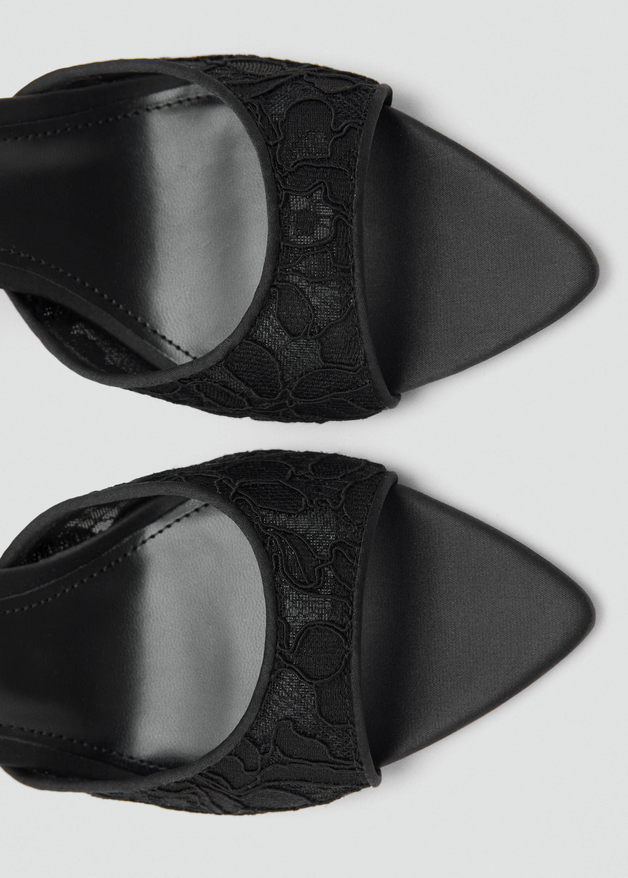 صندل بكعب من الدانتيل - تفاصيل المنتج 2