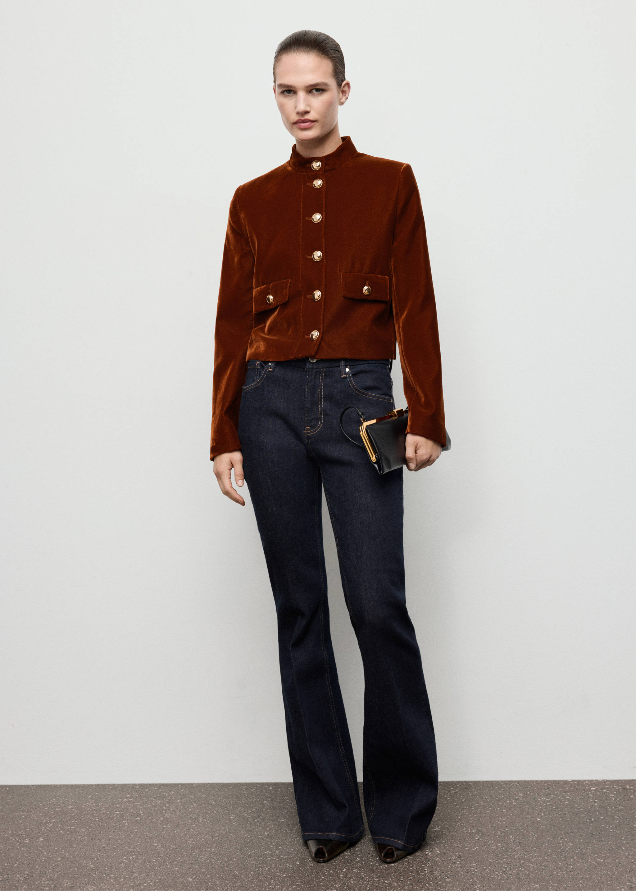 Samtjacke mit Knöpfen - Allgemeine Ansicht