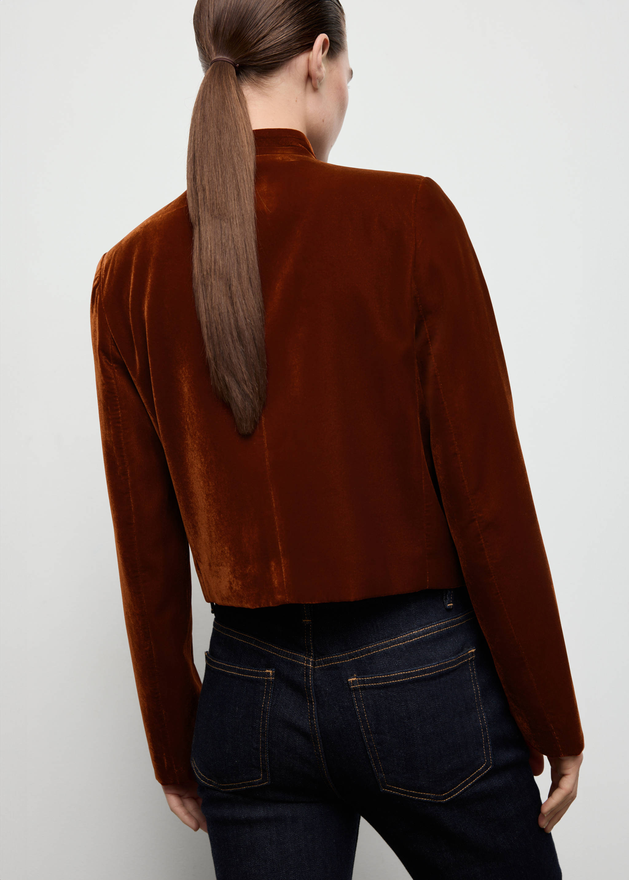 Samtjacke mit Knöpfen - Rückseite des Artikels