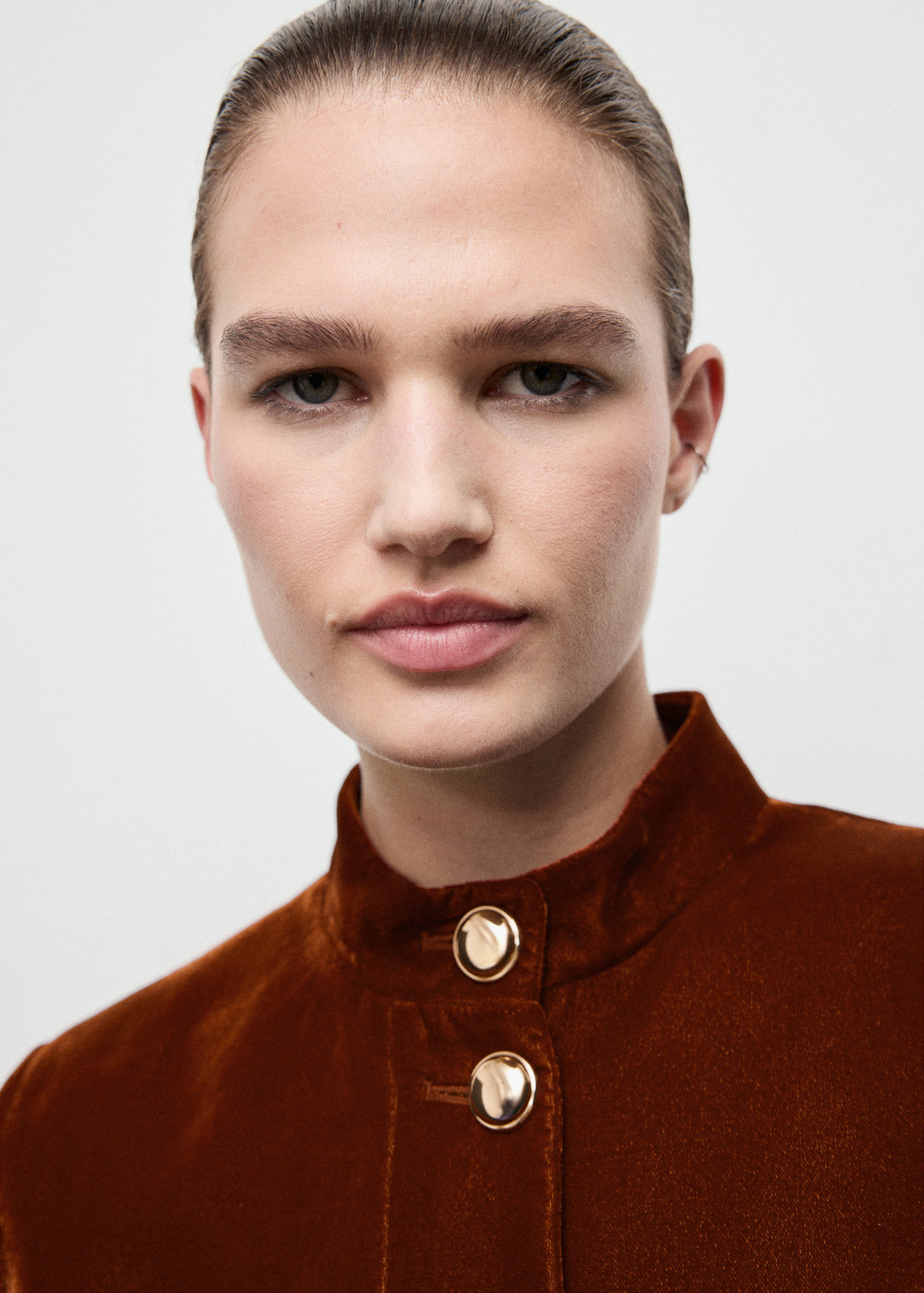 Samtjacke mit Knöpfen - Detail des Artikels 1