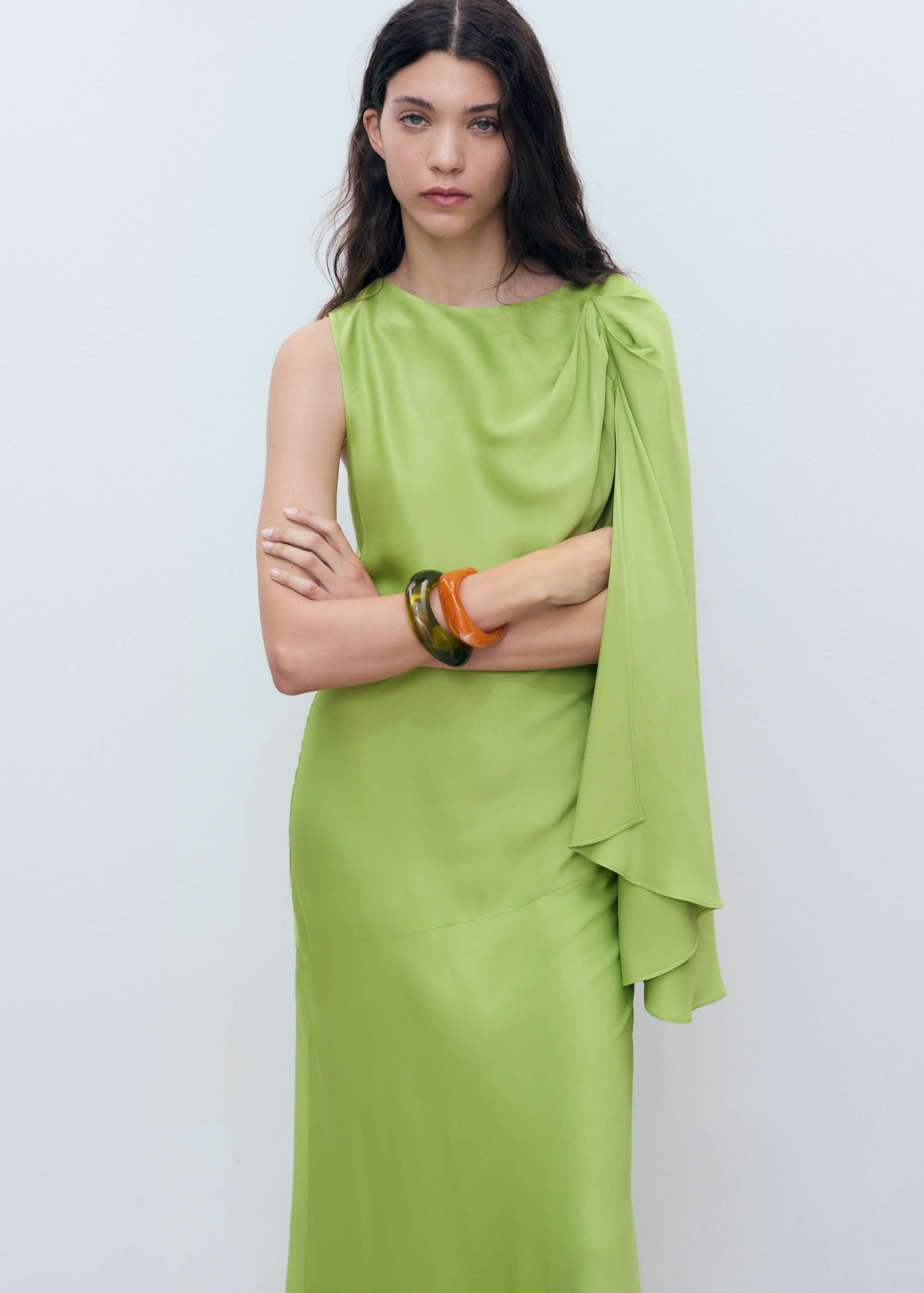 Long dress with ruffled sleeves - Medium plane