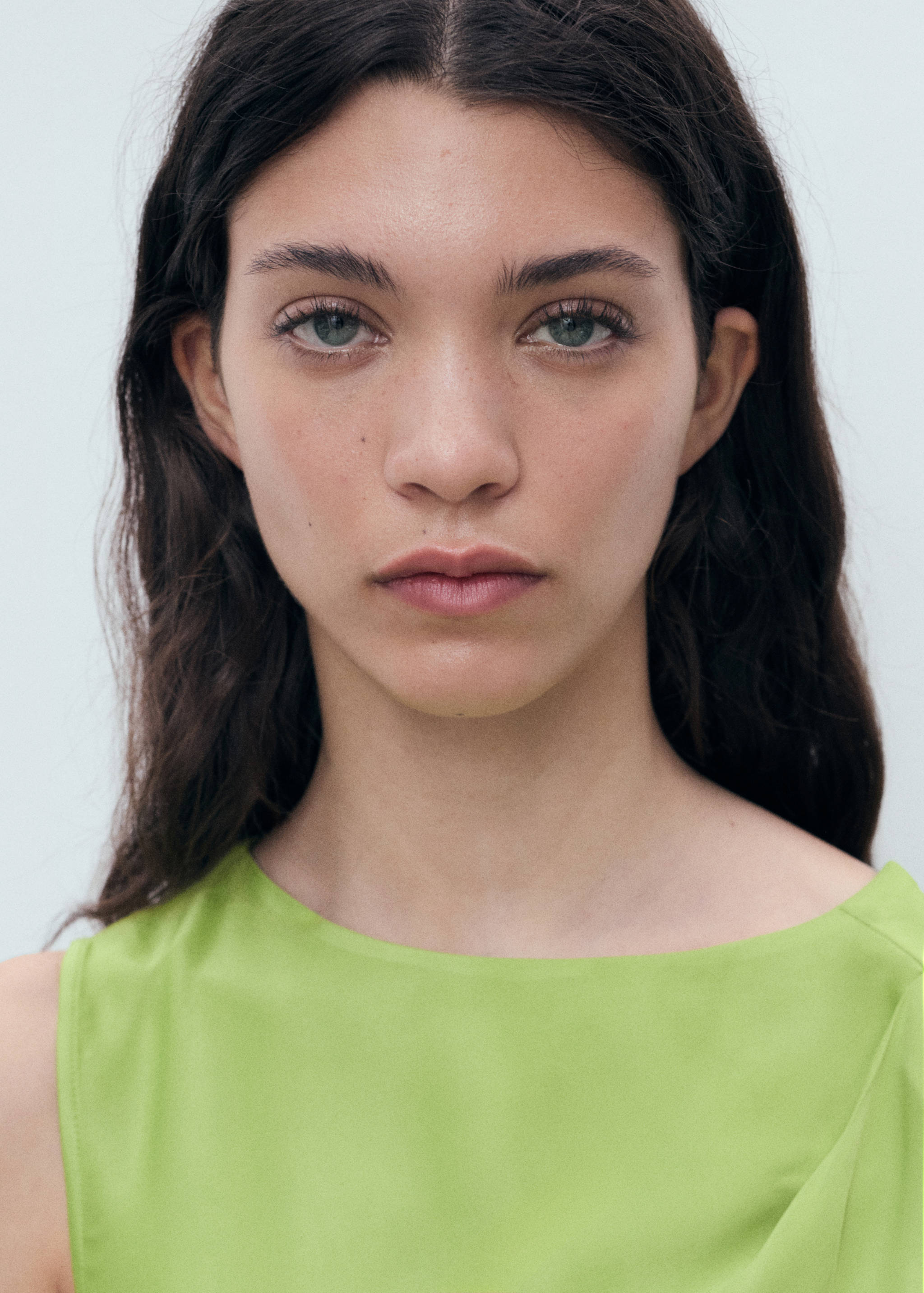 Long dress with ruffled sleeves - Details of the article 1