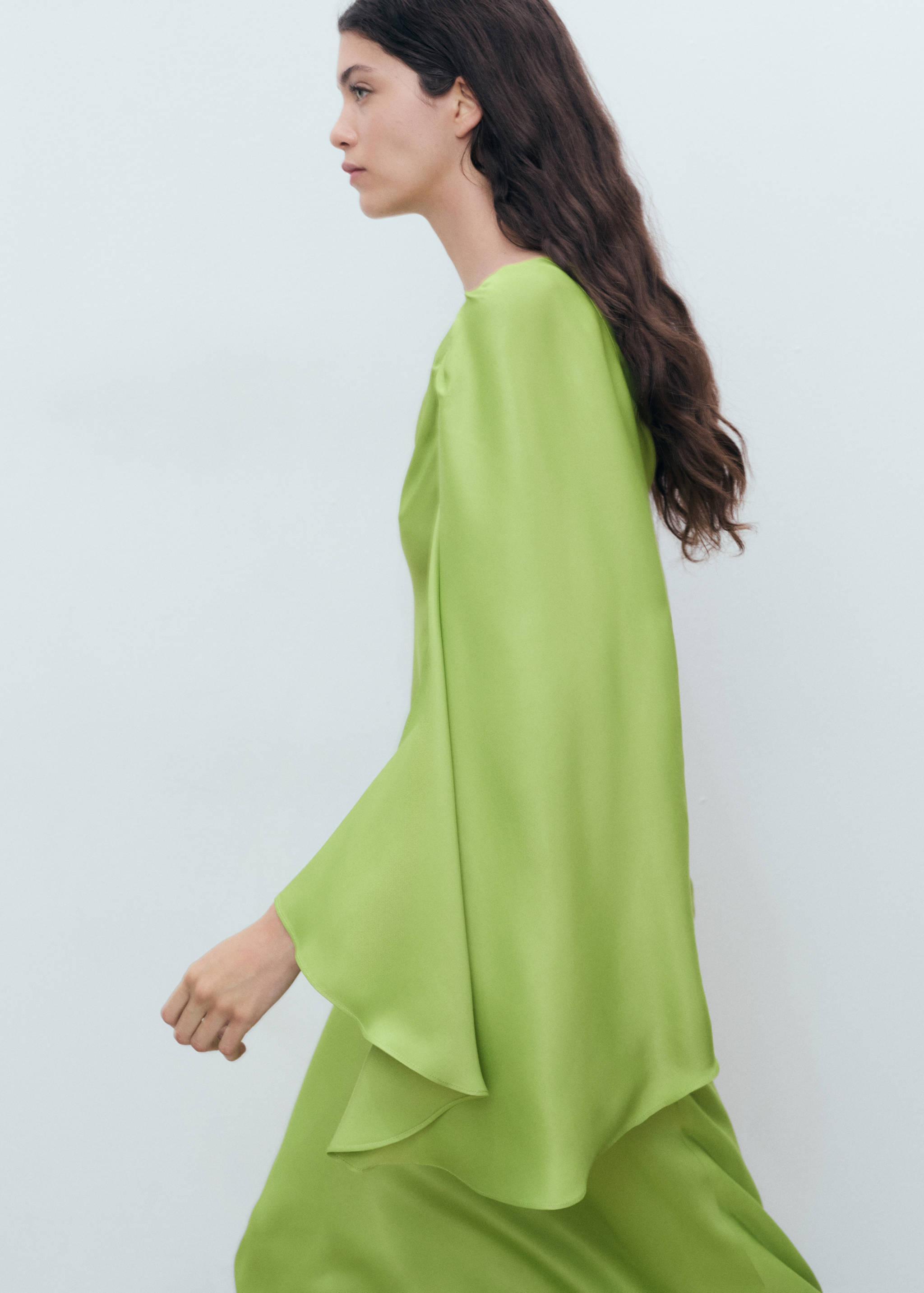 Long dress with ruffled sleeves - Details of the article 6