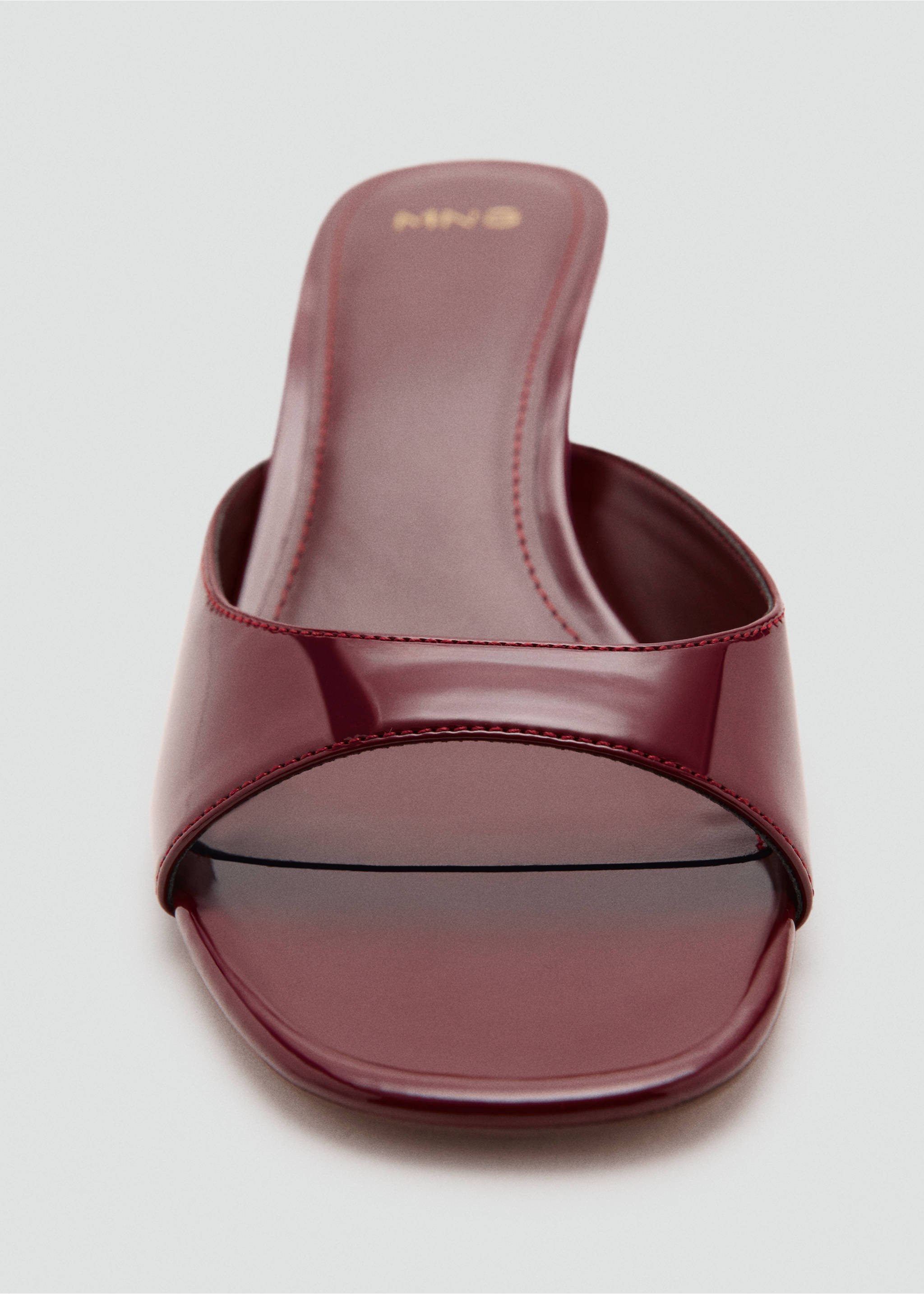 Kitten heel sandals - Details of the article 3, Burgundy. Ref: 17091125-00.