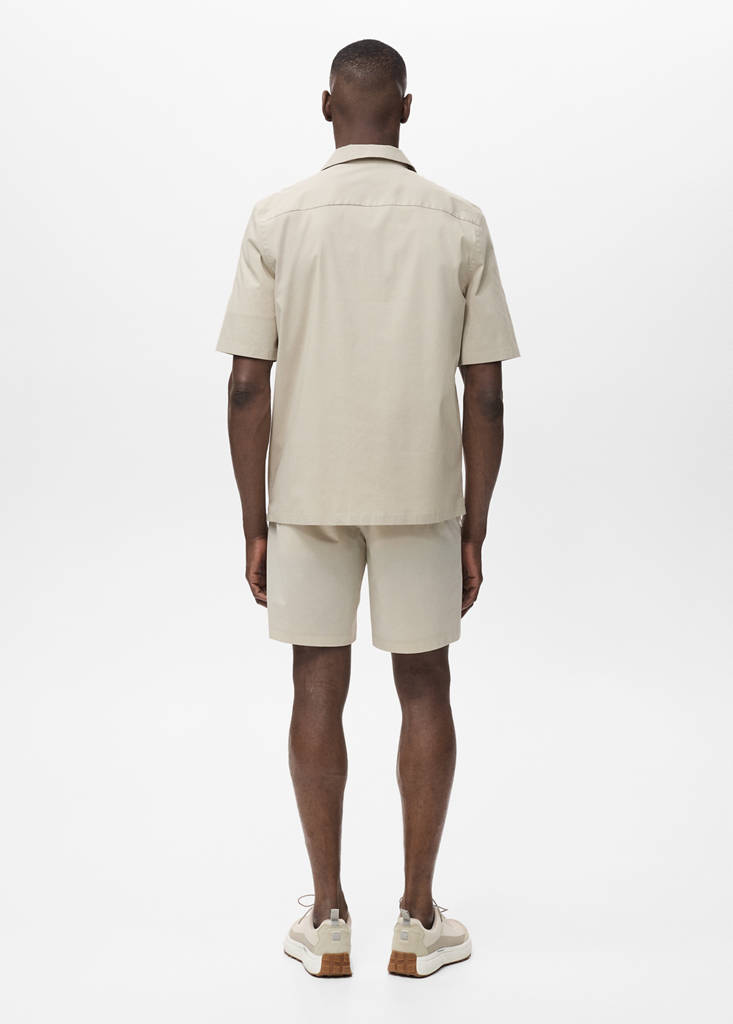 Regular-fit shirt with chest pocket — Beige