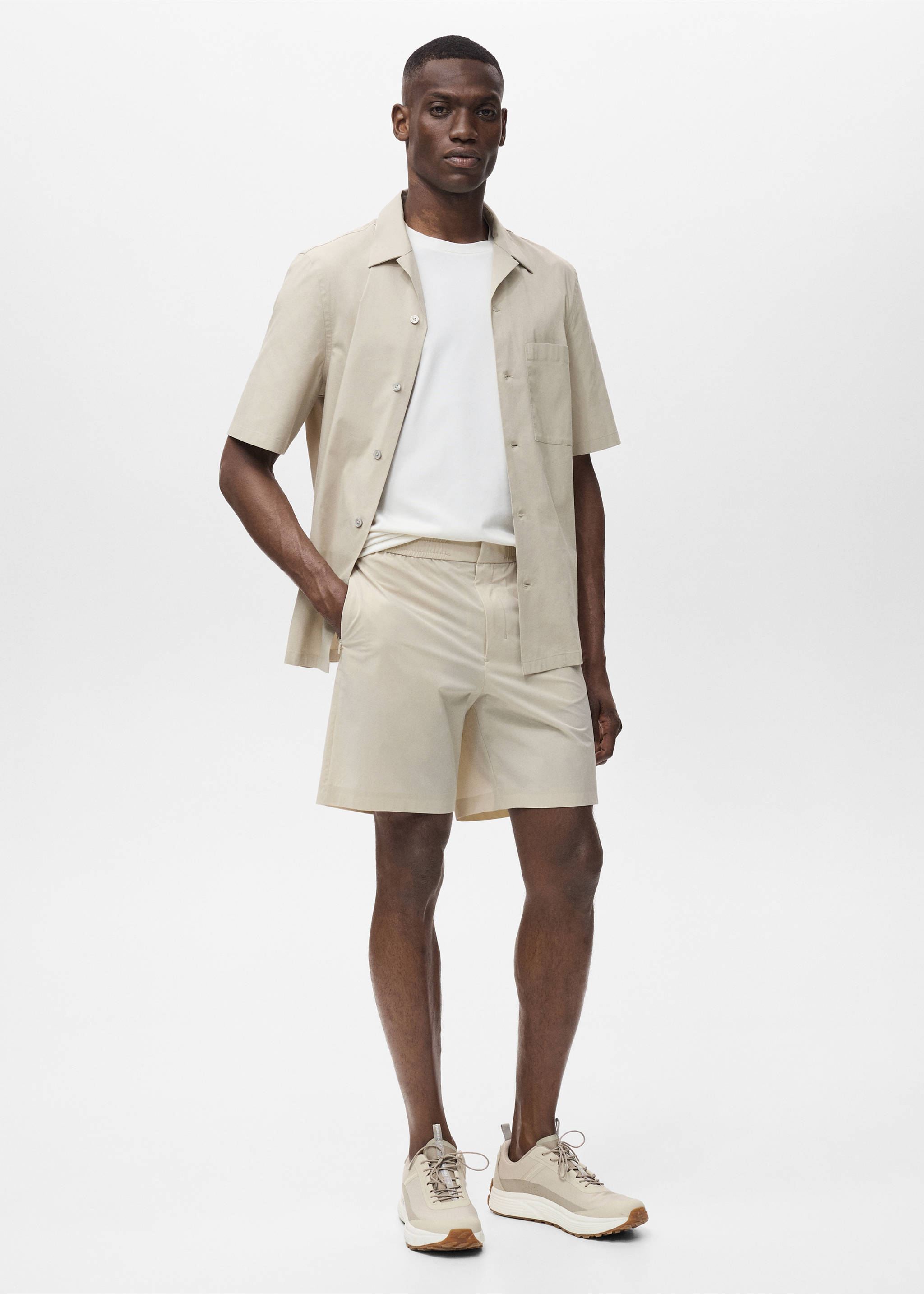Water-repellent bermuda shorts - General plane, Beige. Ref: 17091136-00.