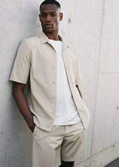 Water-repellent bermuda shorts — Beige 7