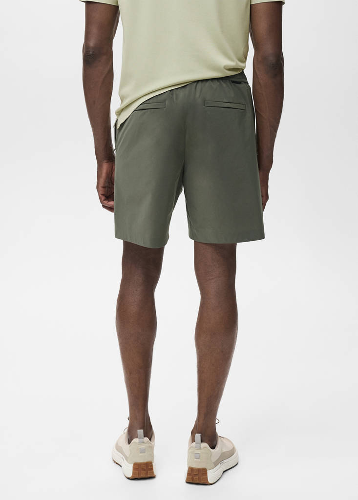Water-repellent bermuda shorts — Medium Green