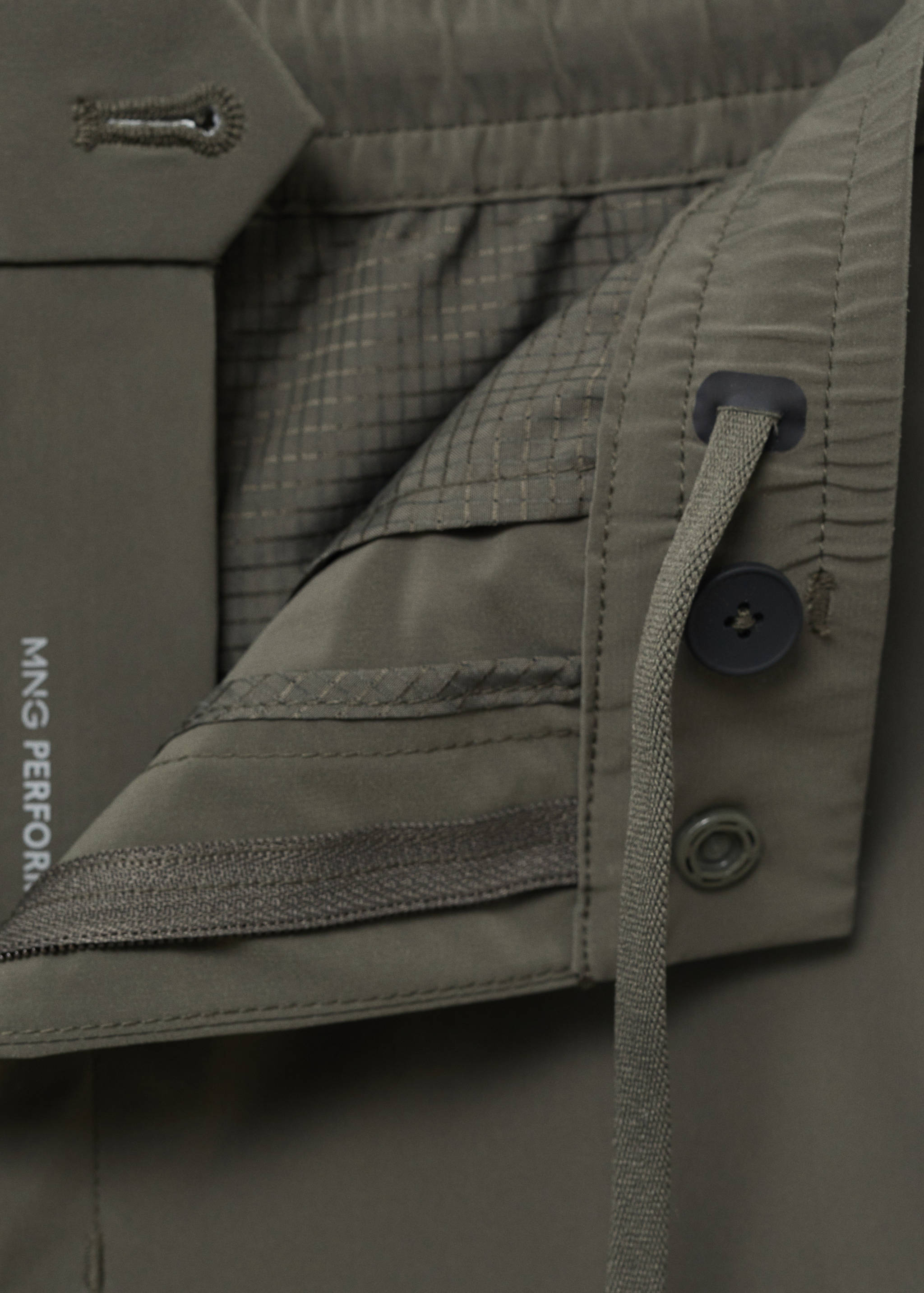 Water-repellent bermuda shorts - Details of the article 8