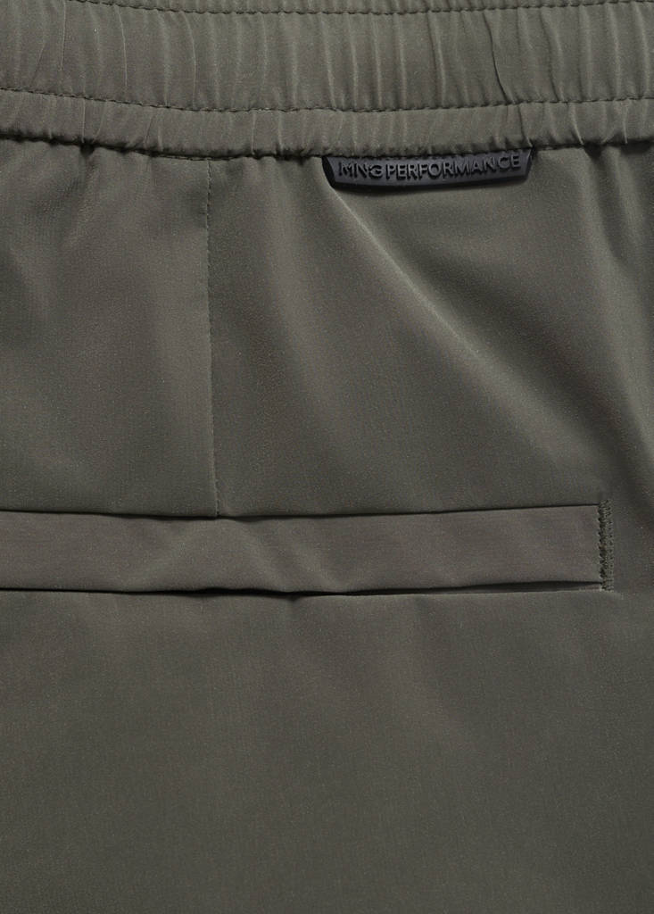 Water-repellent bermuda shorts — Medium Green