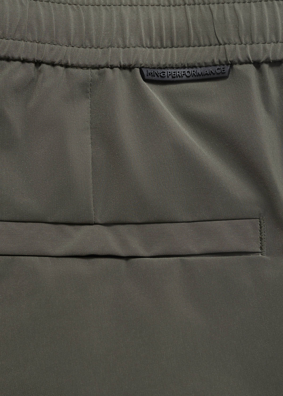 Water-repellent bermuda shorts — Medium Green