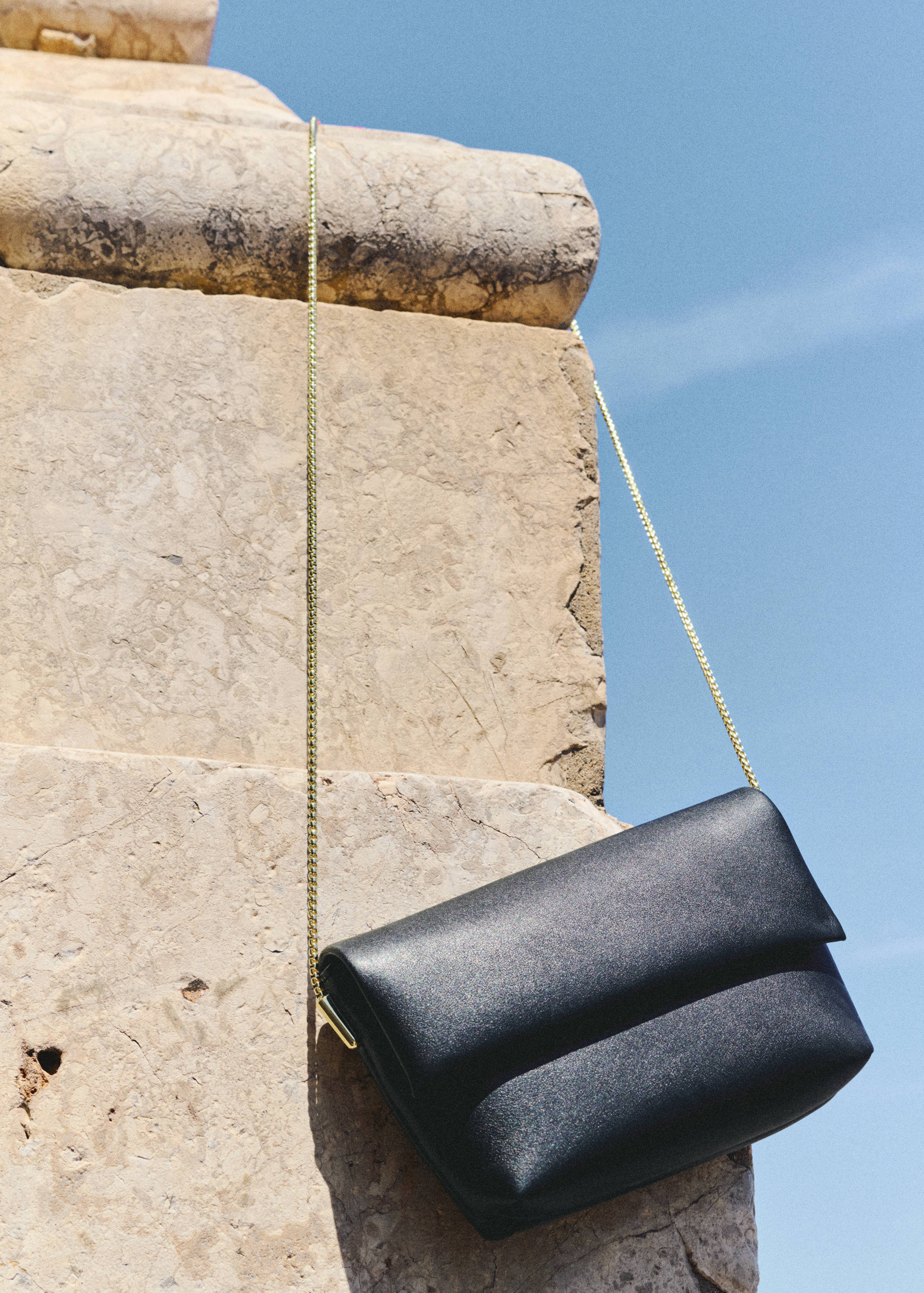 Crossbody envelope-style bag - Details of the article 7