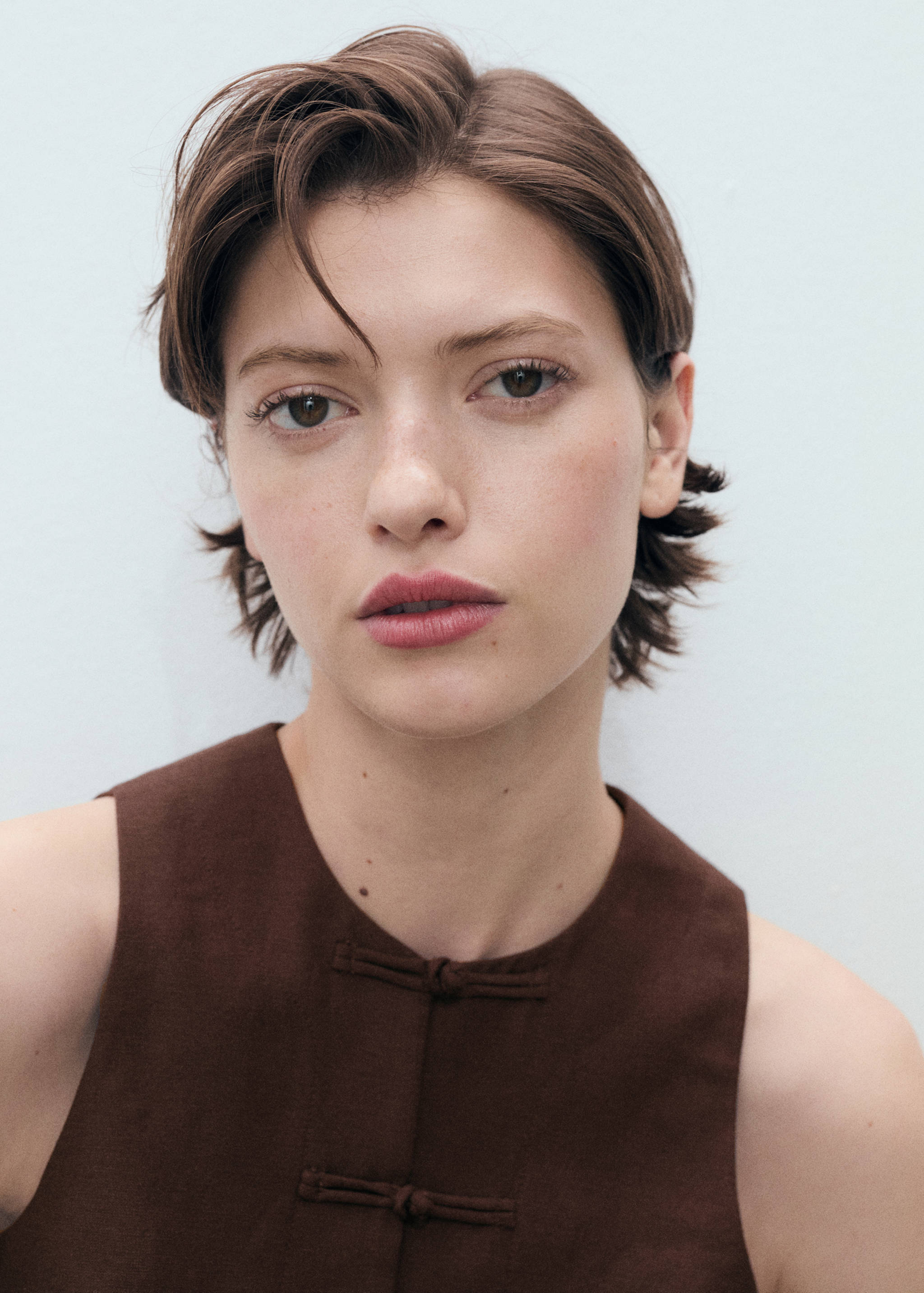 Linen-blend suit waistcoat - Details of the article 1