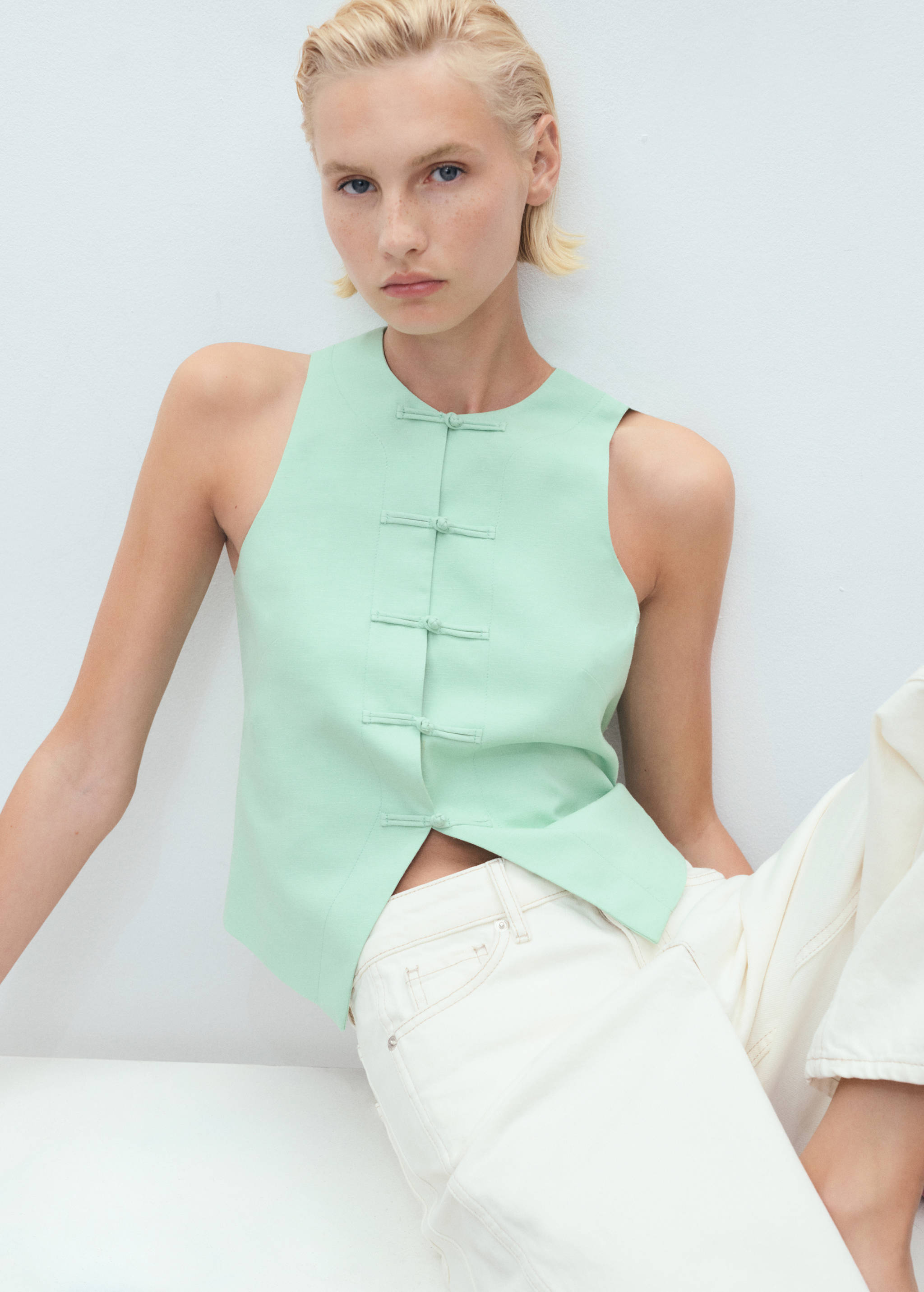 Linen-blend suit waistcoat - Details of the article 2