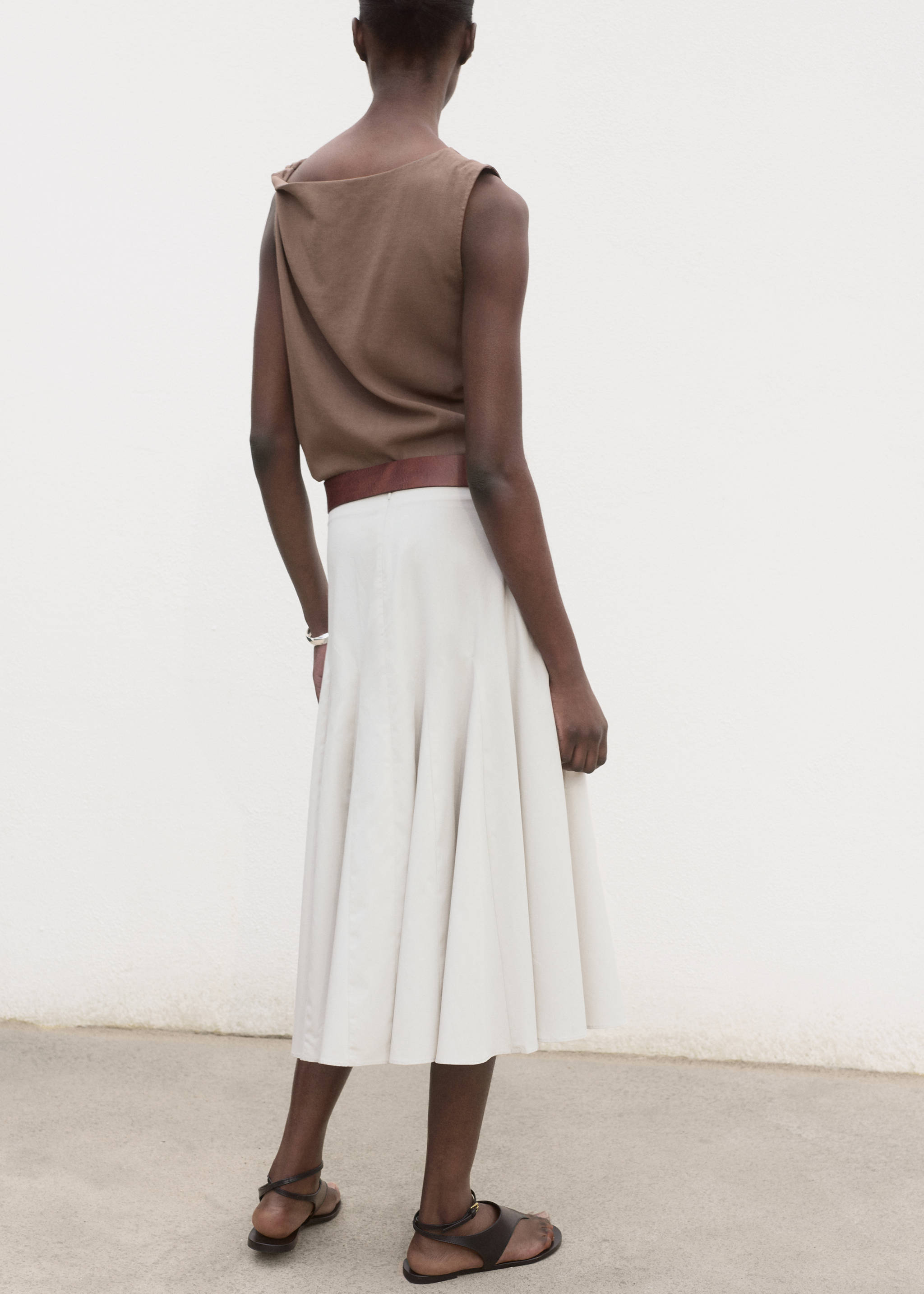 Pleated midi-skirt - Reverse of the article