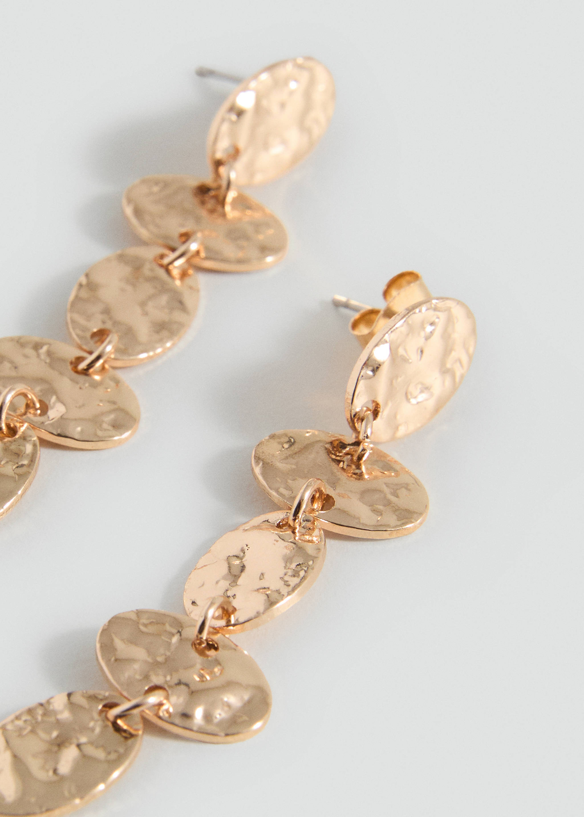 Серьги с подвесками - Средний план