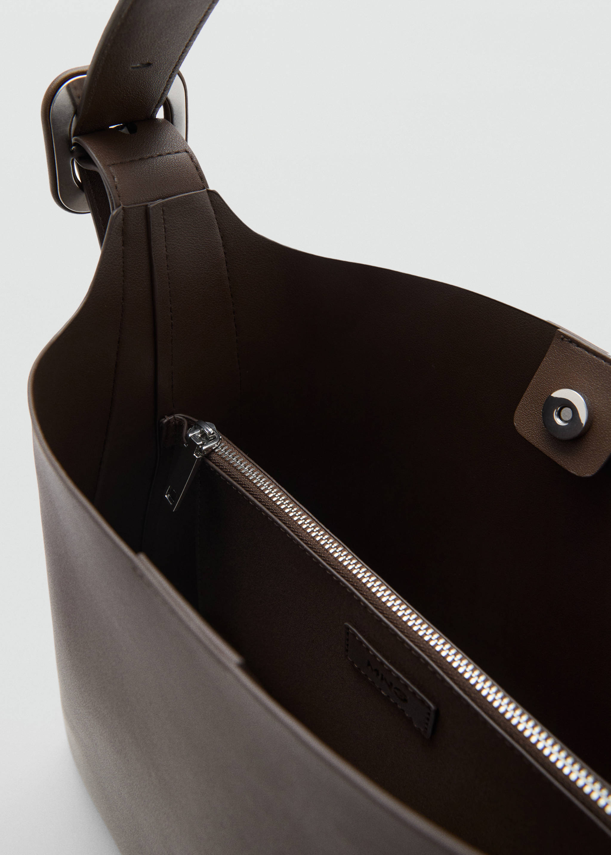 Bucket bag with buckle - Details of the article 2