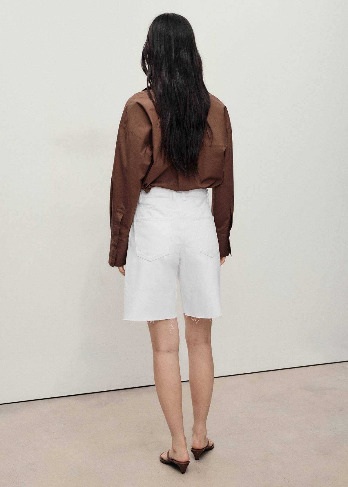 Frayed hem denim shorts — White