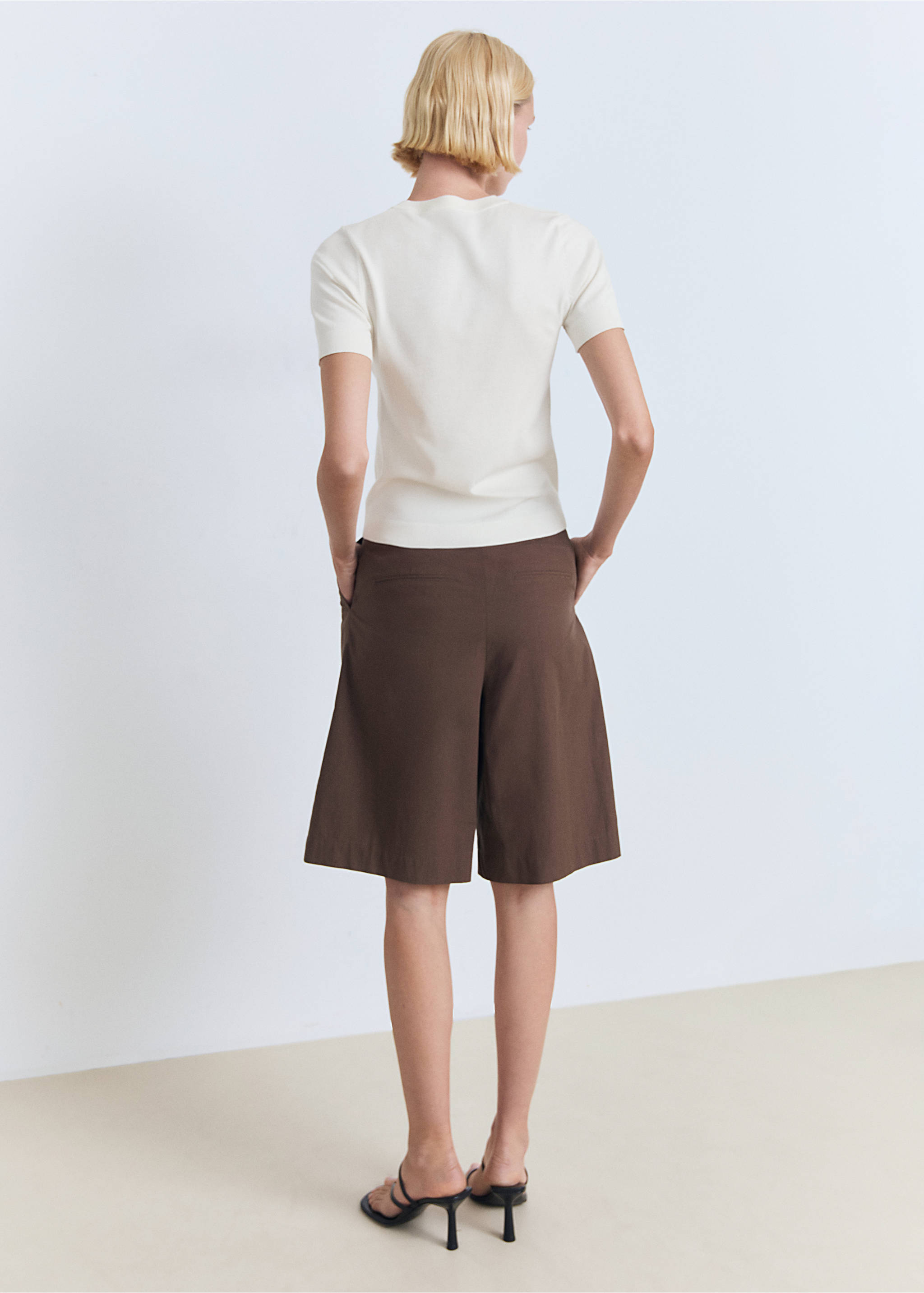 Short-sleeved fine-knit sweater - Reverse of the article, Ecru. Ref: 17091198-00.