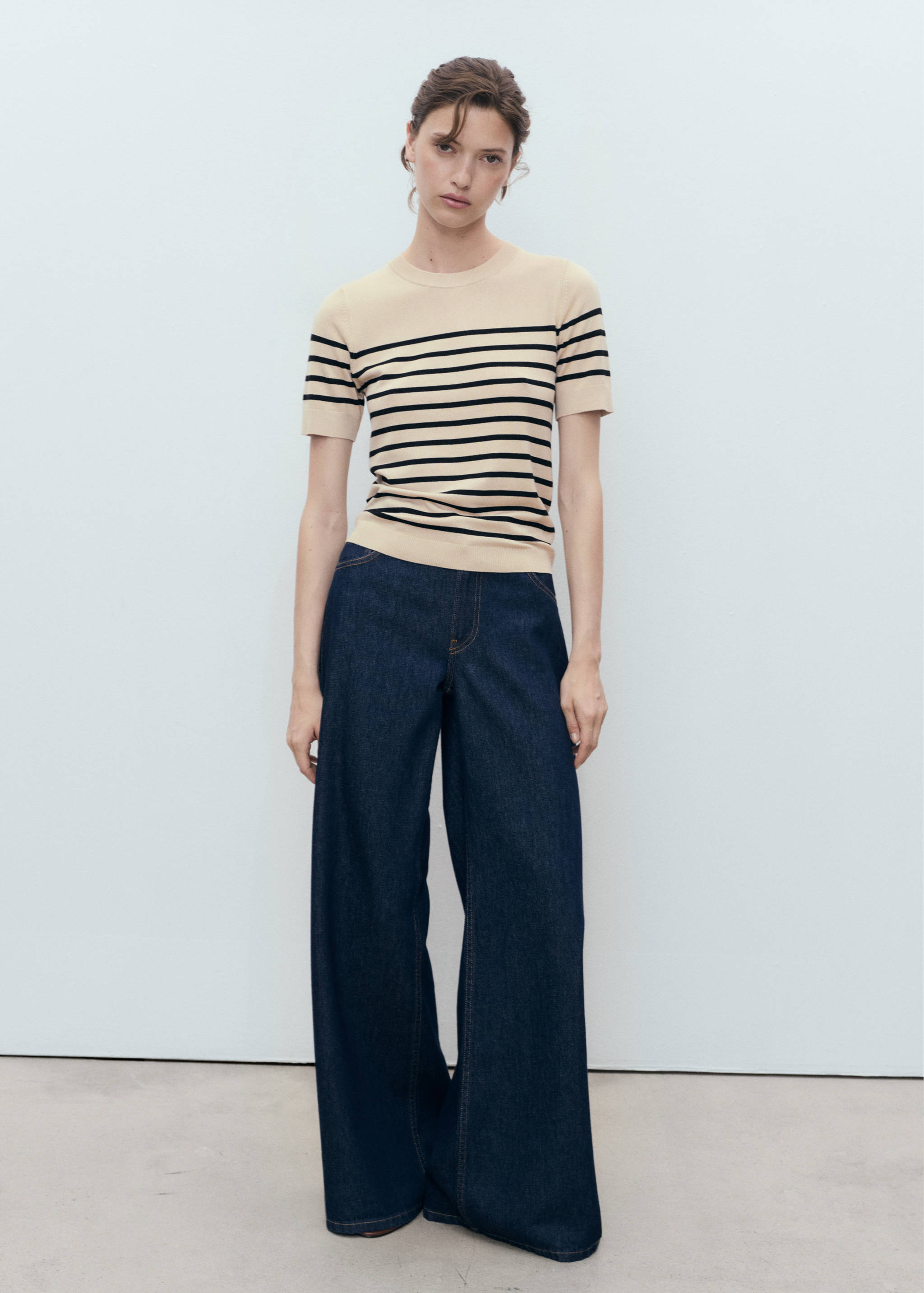 Short-sleeved fine-knit sweater - General plane