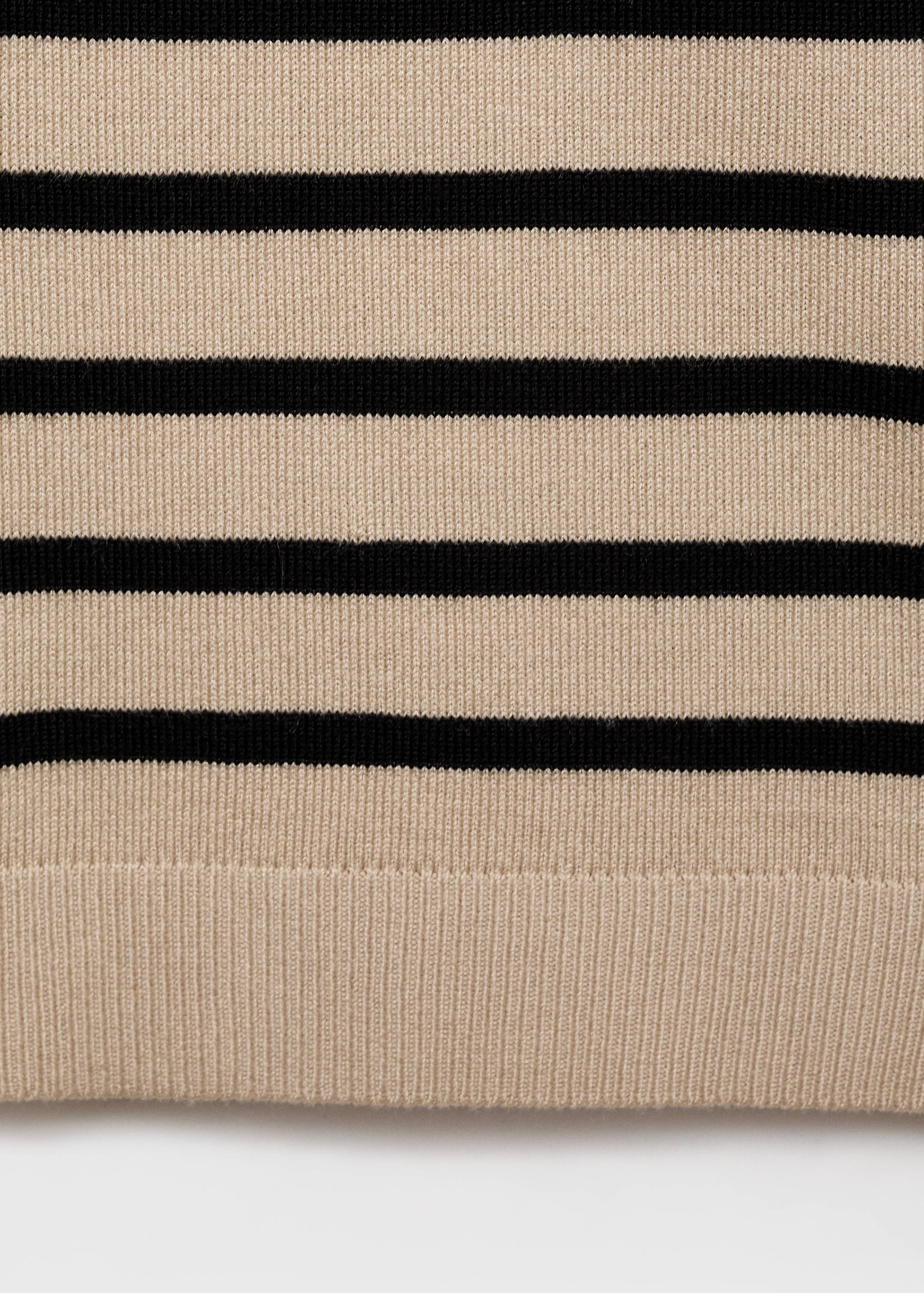 Short-sleeved fine-knit sweater - Details of the article 0