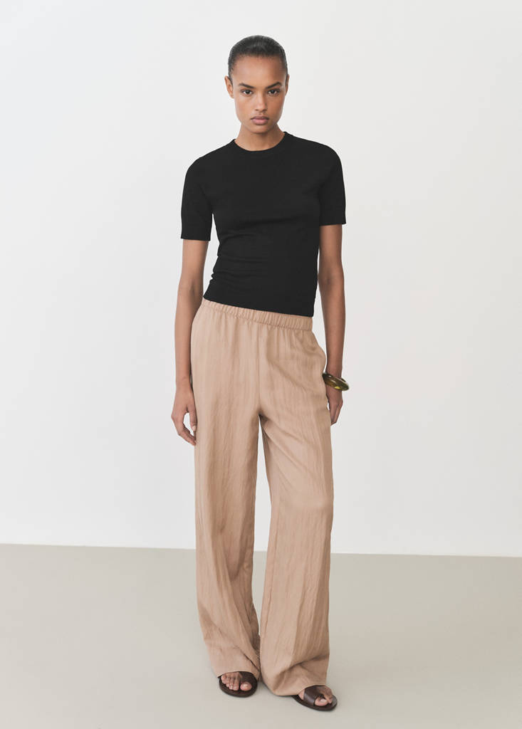 Short-sleeved fine-knit sweater — Black