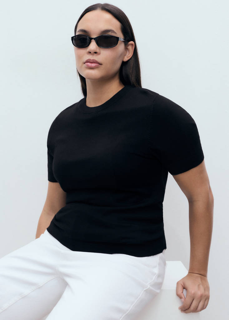 Short-sleeved fine-knit sweater — Black