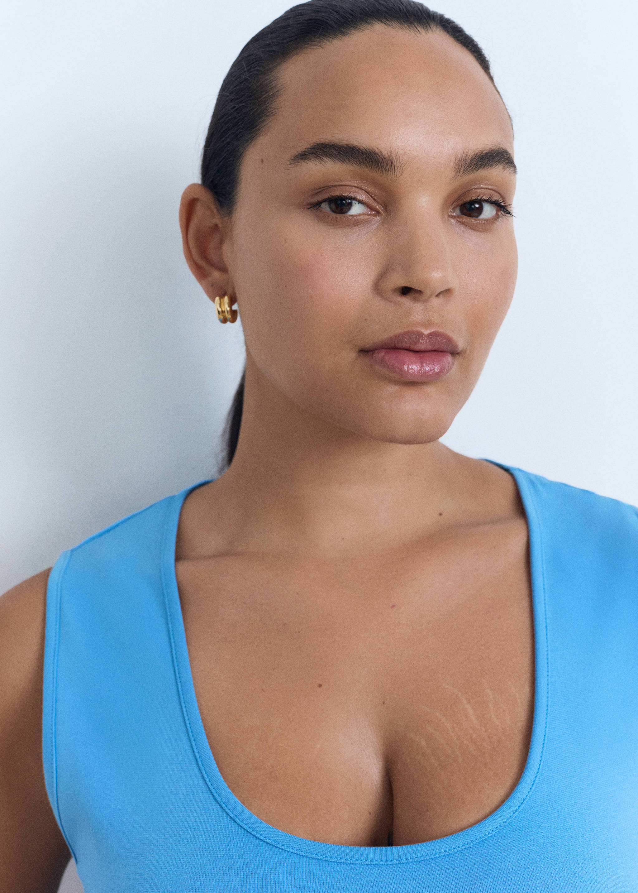 Μίντι εφαρμοστό φόρεμα - Λεπτομέρεια του προϊόντος 4