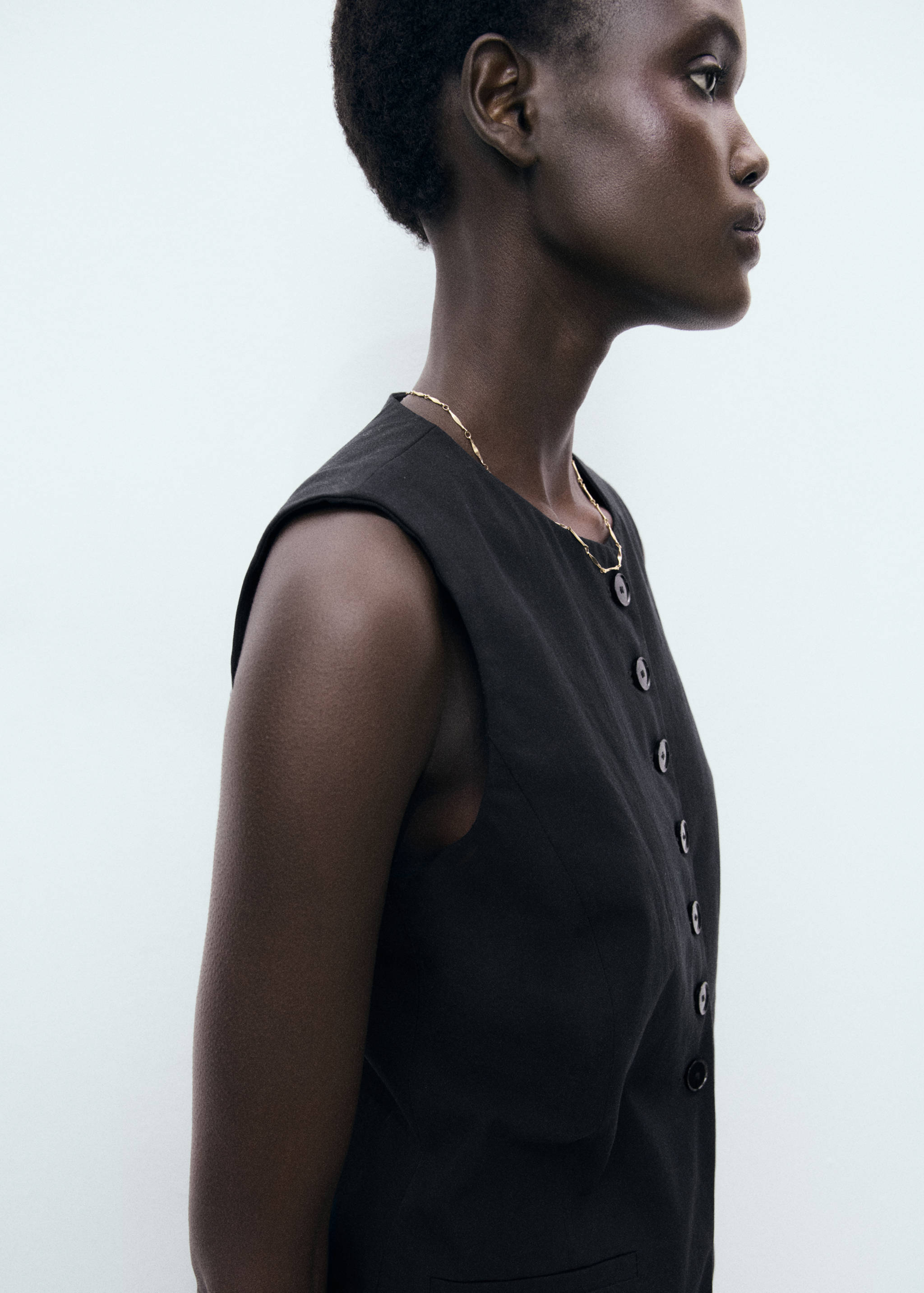 Suit vest with buttons - Details of the article 2