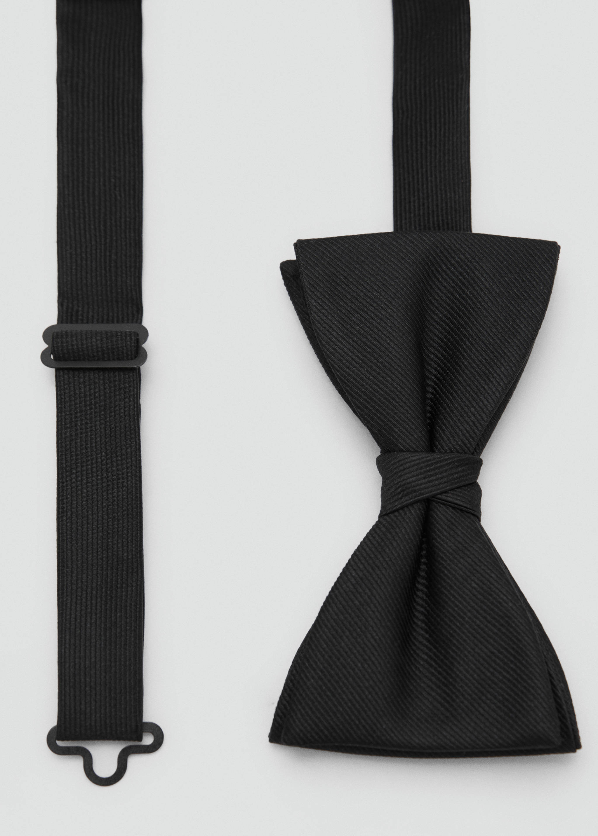 Классический галстук-бабочка с микроструктурой - Средний план