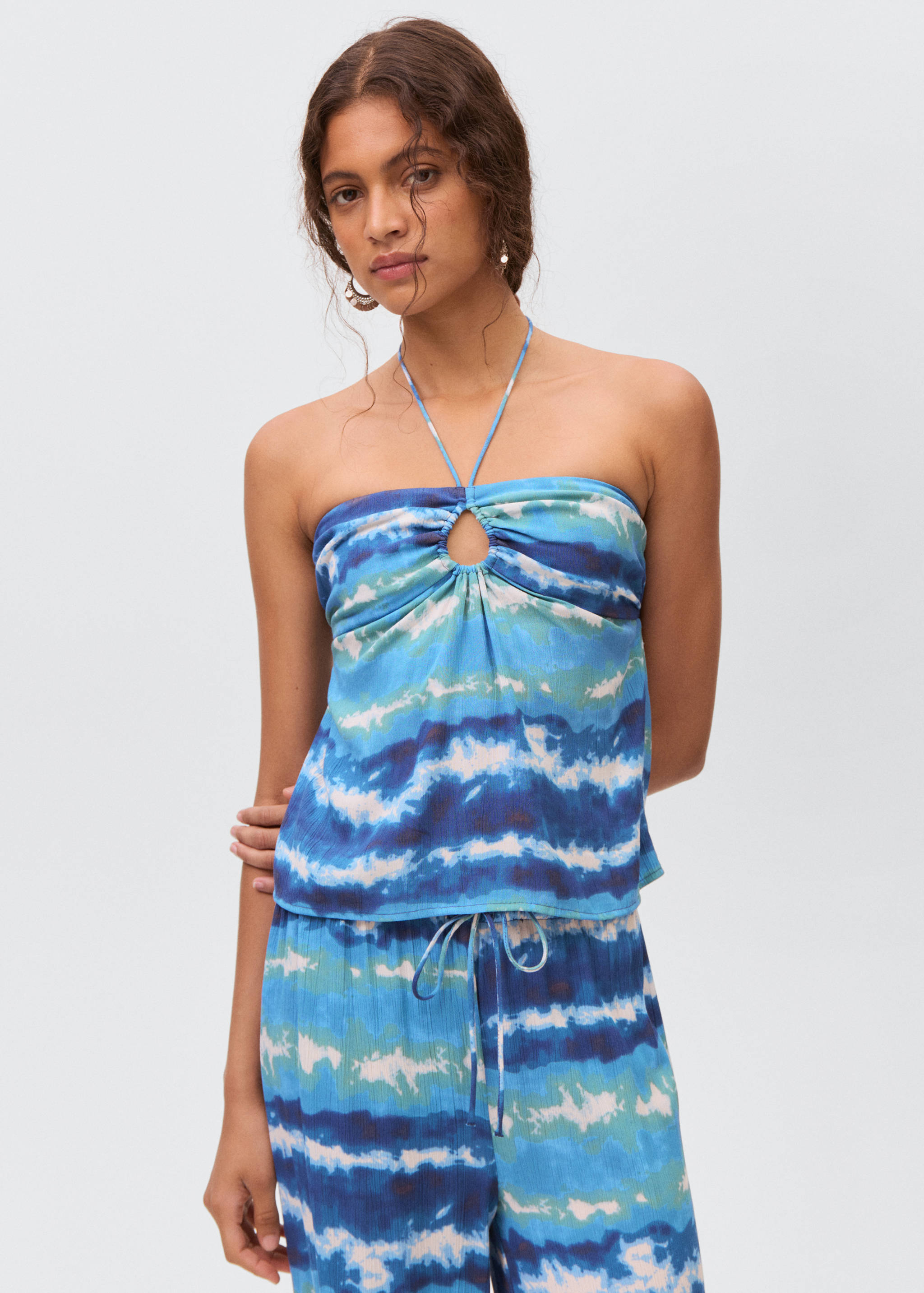 Batik desenli bluz - Orta plan