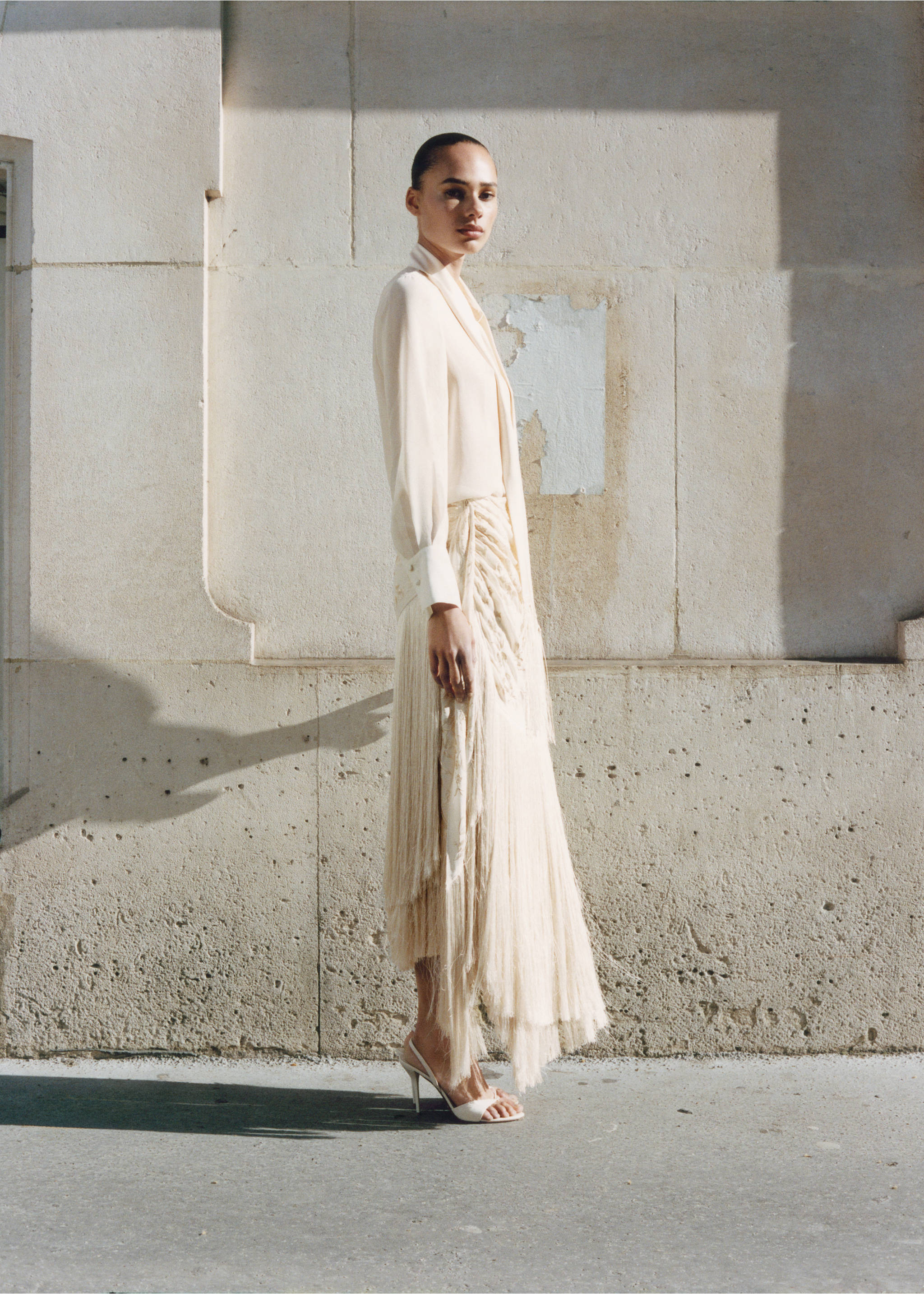Pareo-style skirt with embroidered fringe - Details of the article 2, Ecru. Ref: 17091229-00.
