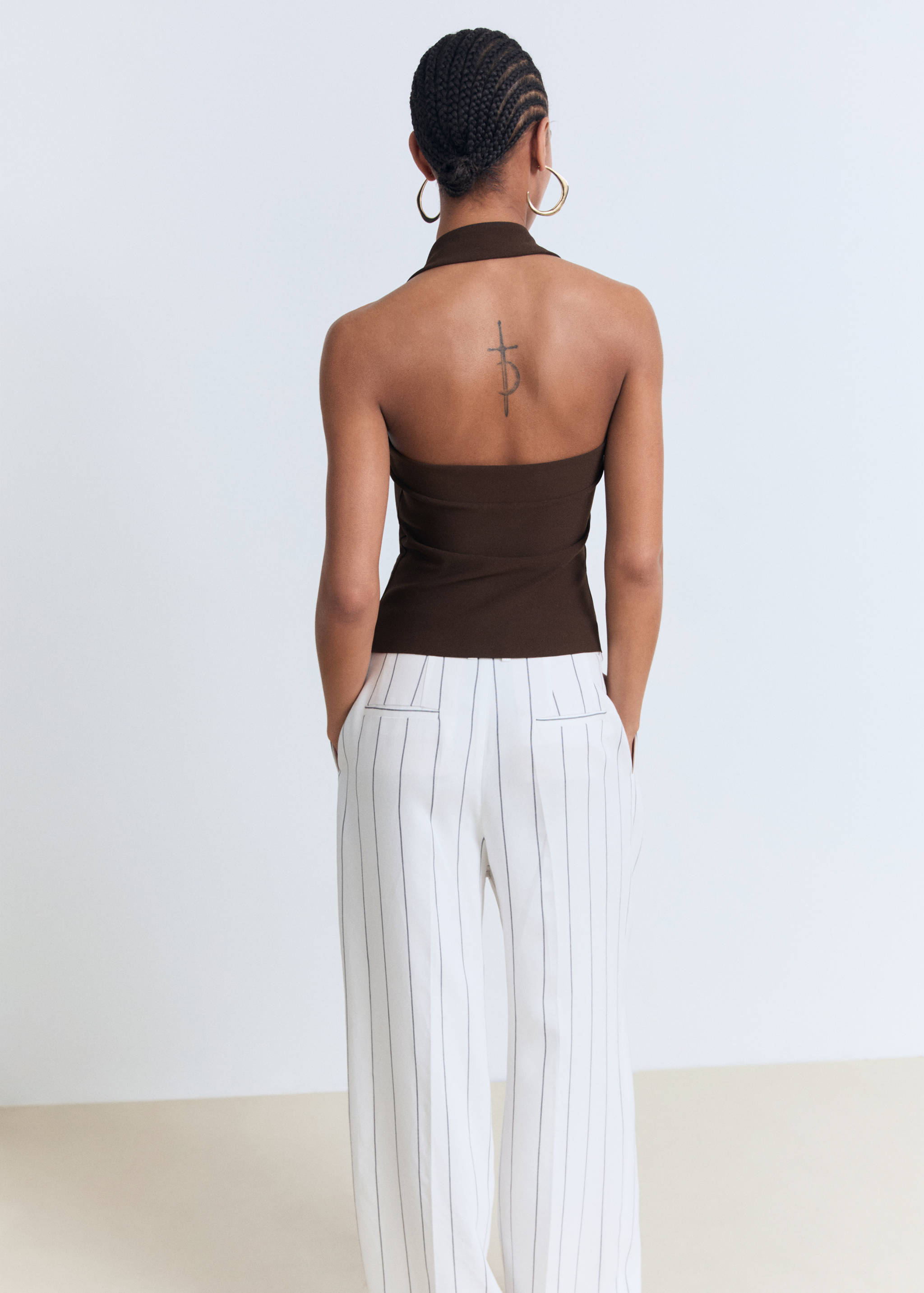Halter-neck top - Reverse of the article