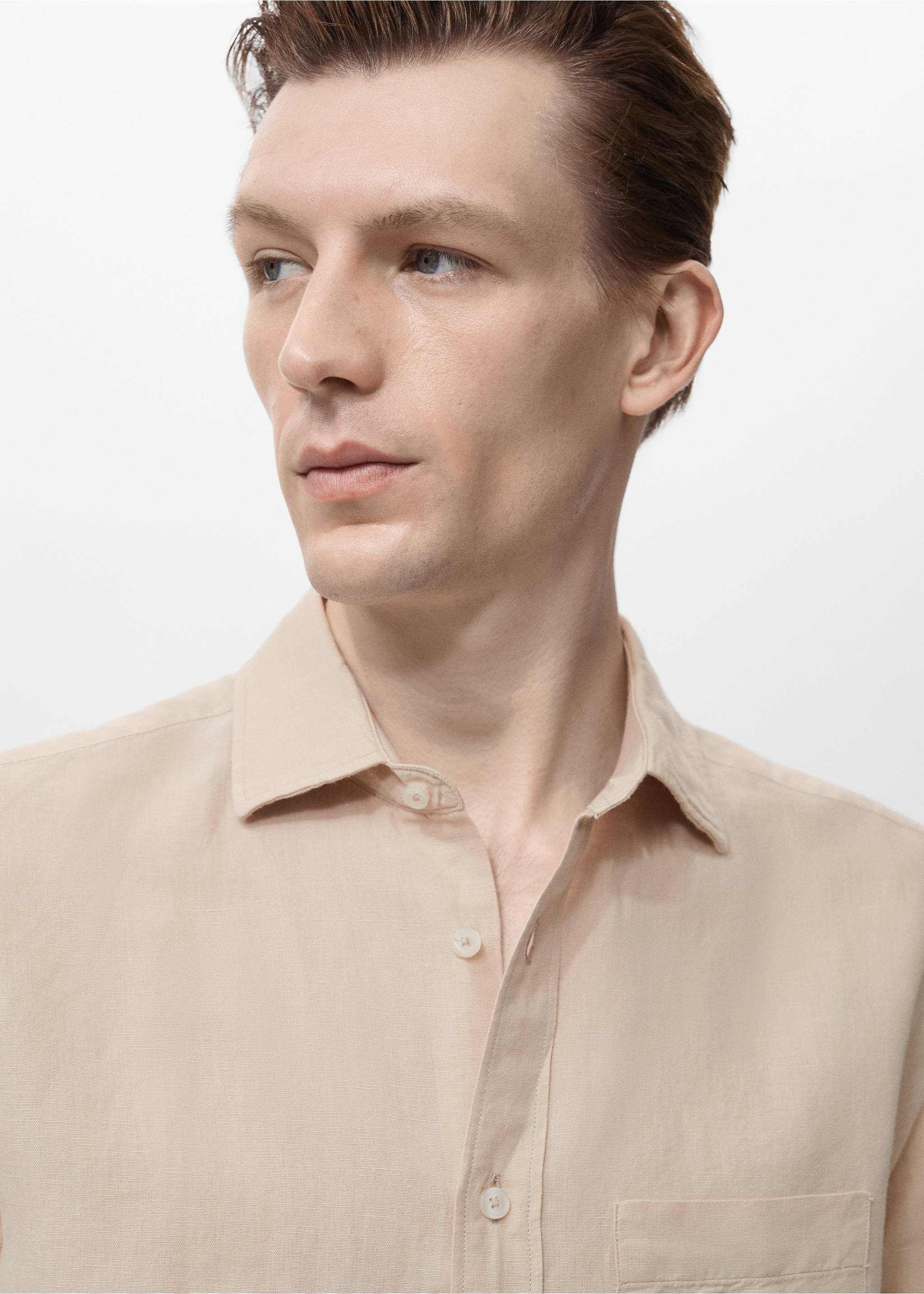 Pocket linen shirt - Details of the article 1, Sand. Ref: 17091247-00.