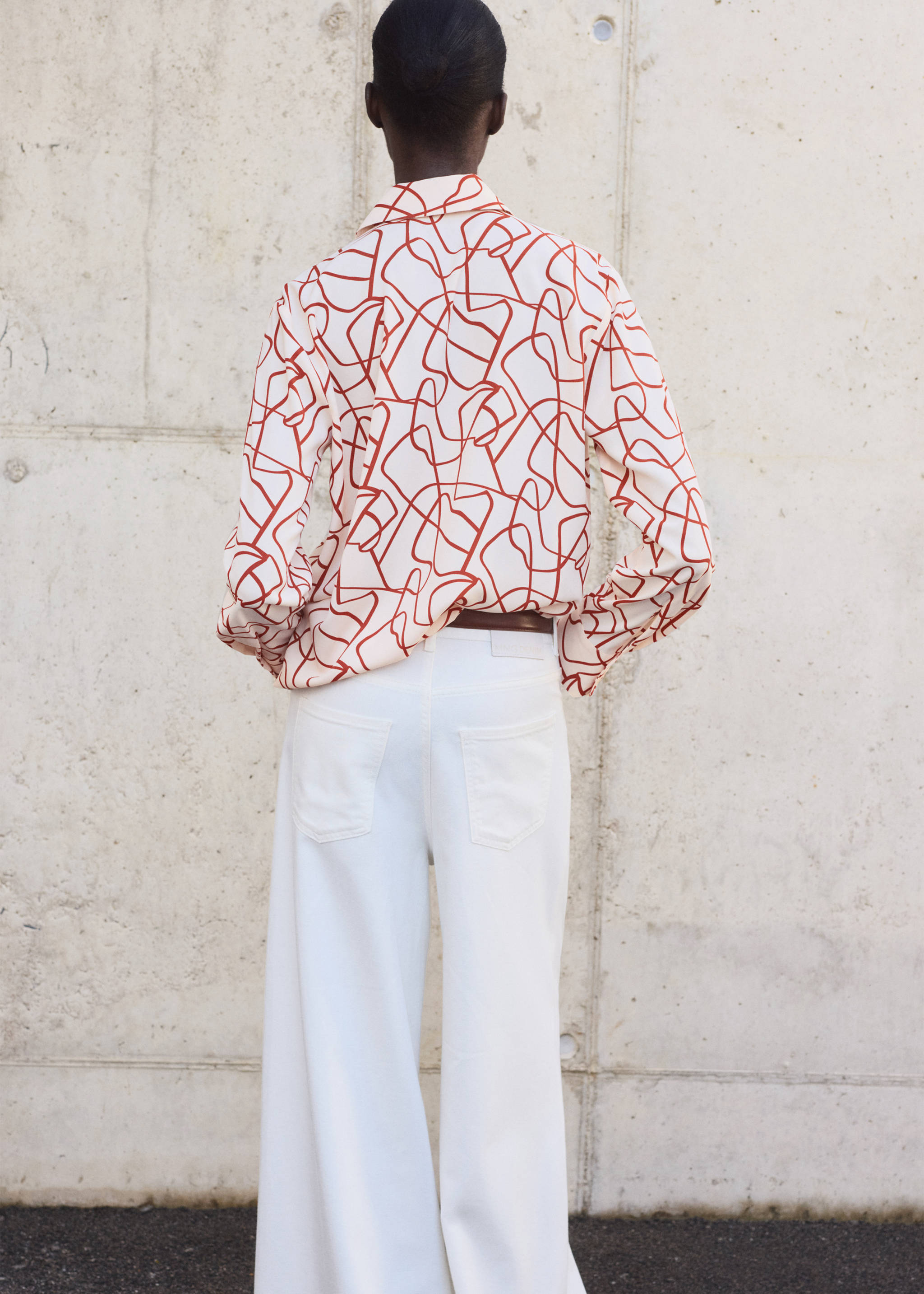 Shirt with abstract print - Reverse of the article