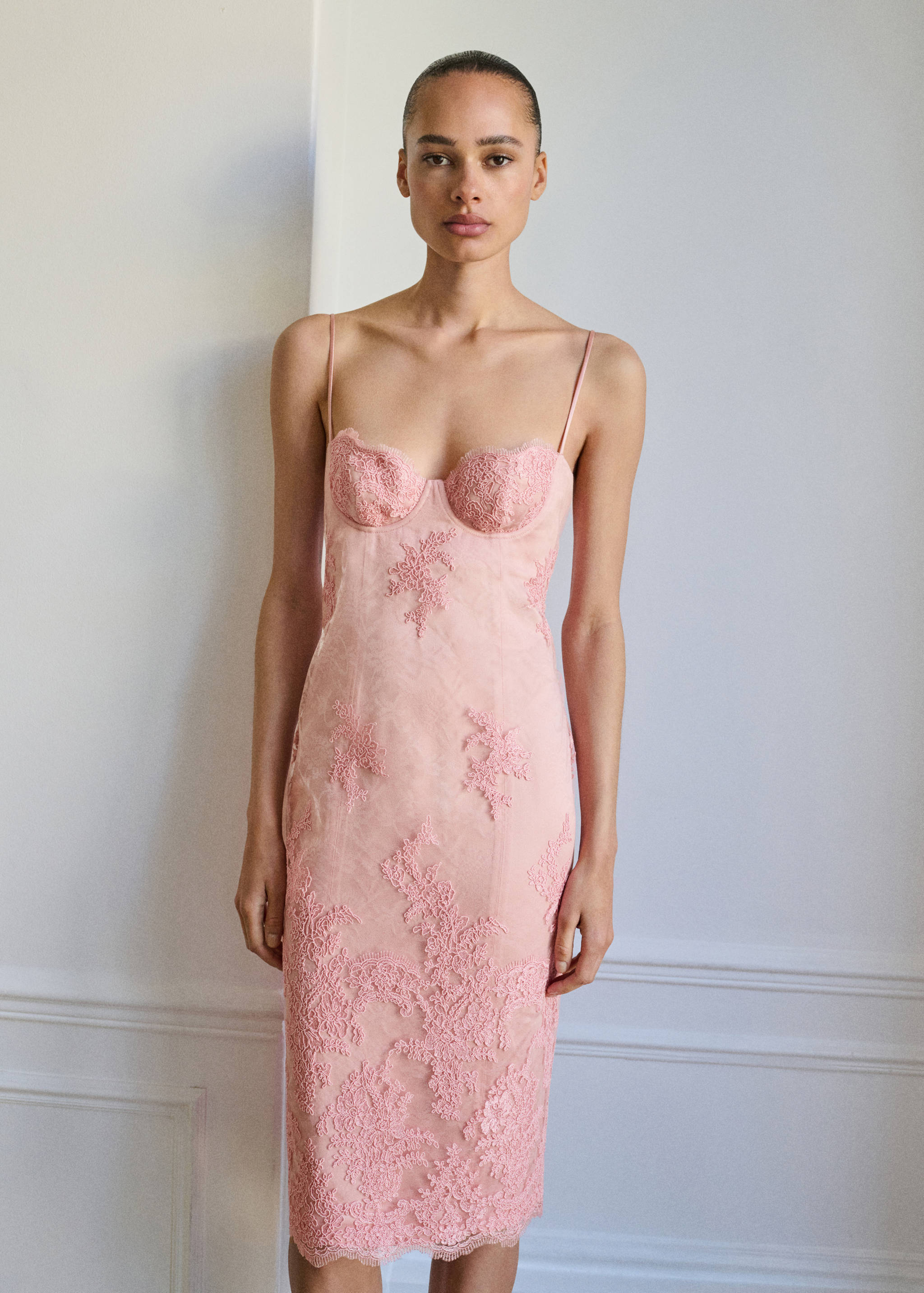 Lace dress with structured neckline - General plane