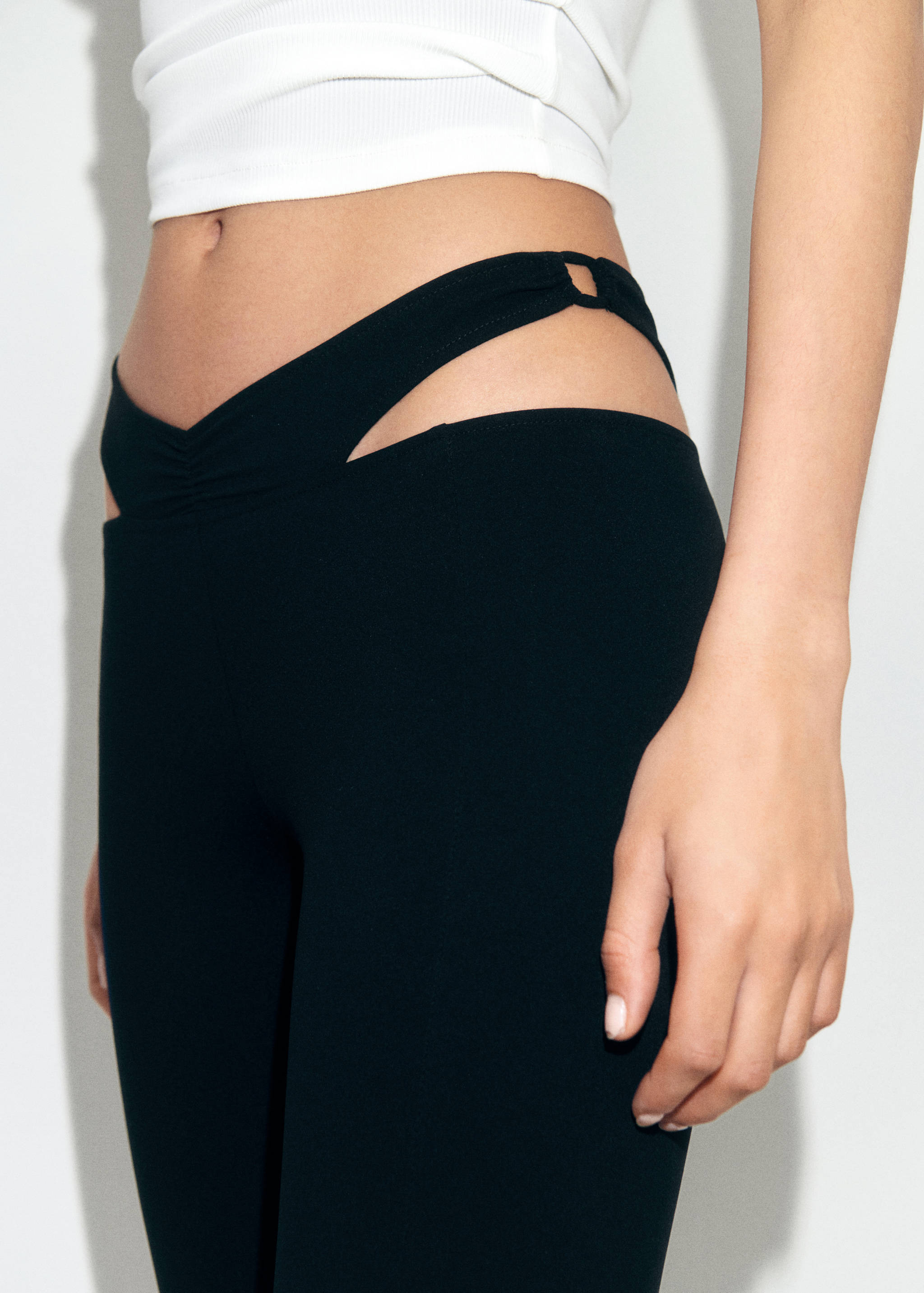Leggings with cut-out waist - Details of the article 6
