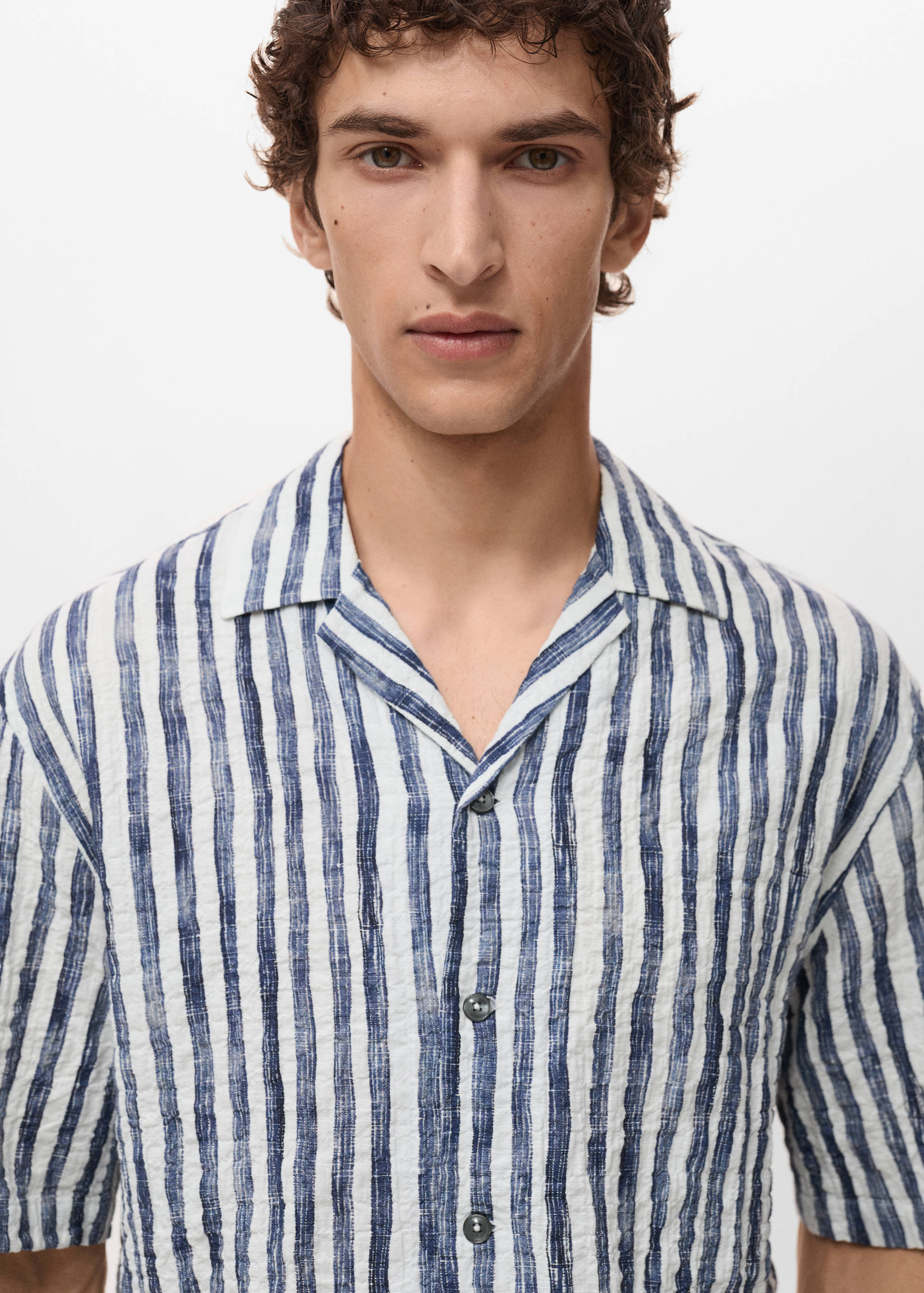 Short-sleeved striped cotton shirt - Details of the article 1