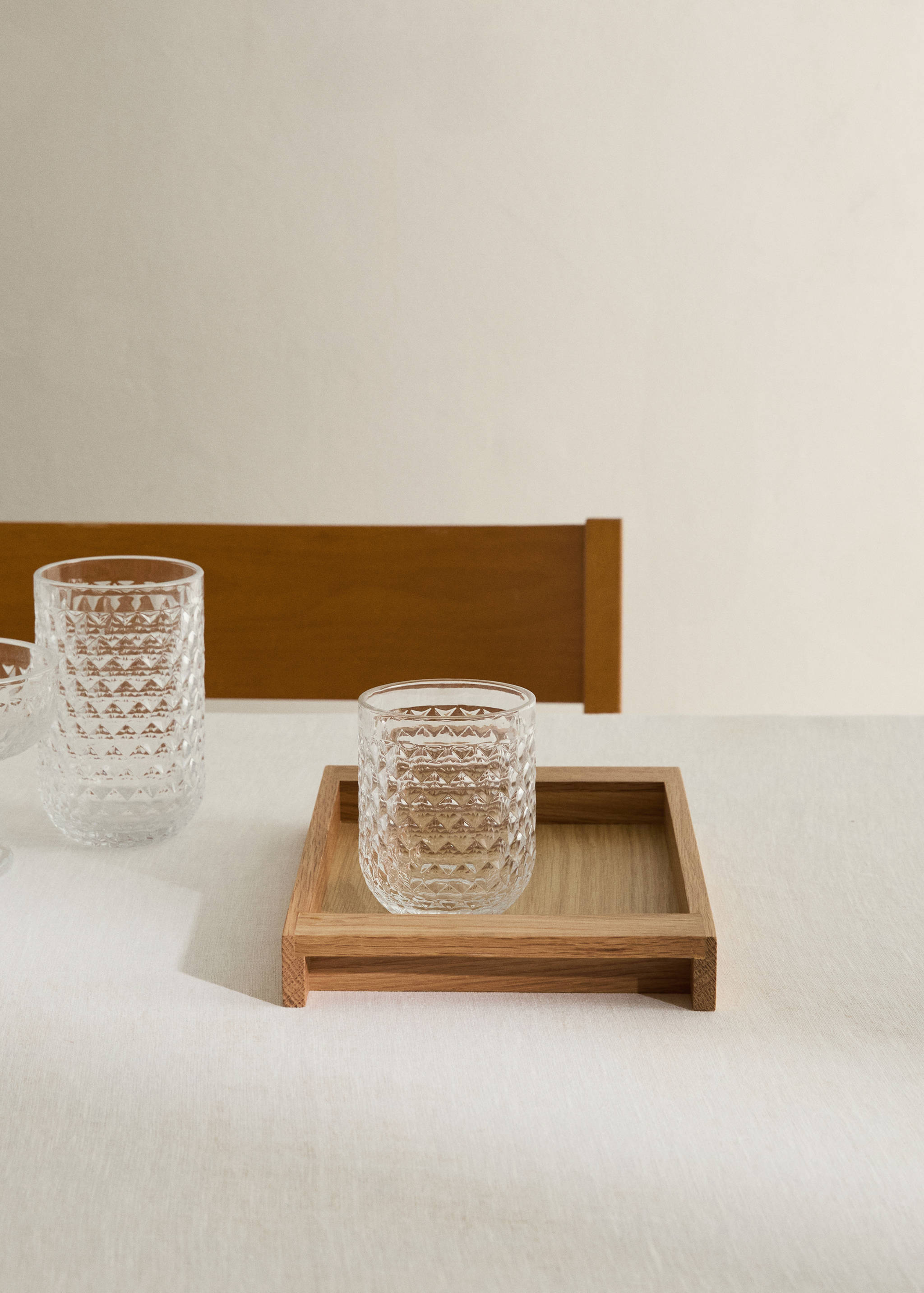 Small rectangular wooden tray - General plane