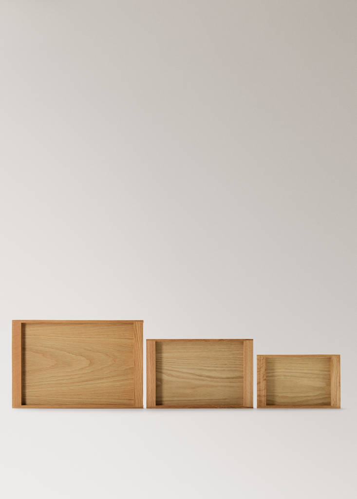 Small rectangular wooden tray — Brown