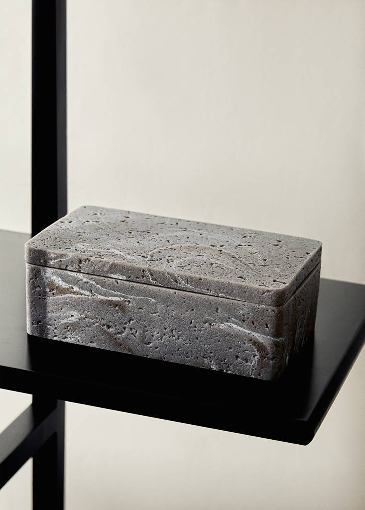 Stone-effect resin box — Grey