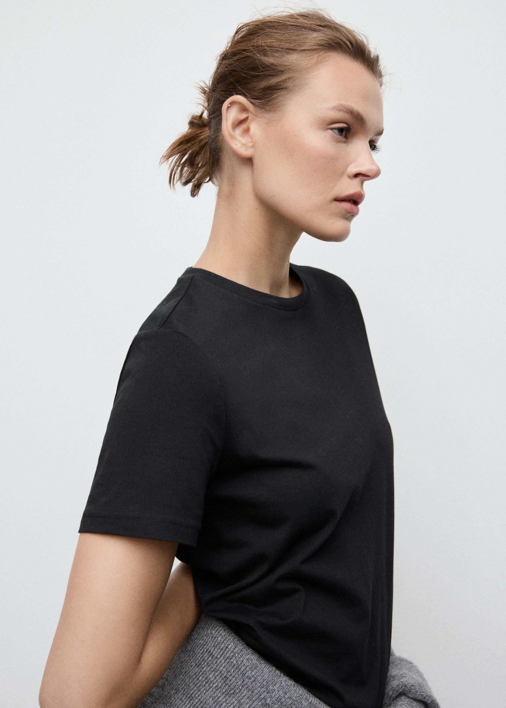 Cotton short-sleeved t-shirt - Details of the article 1