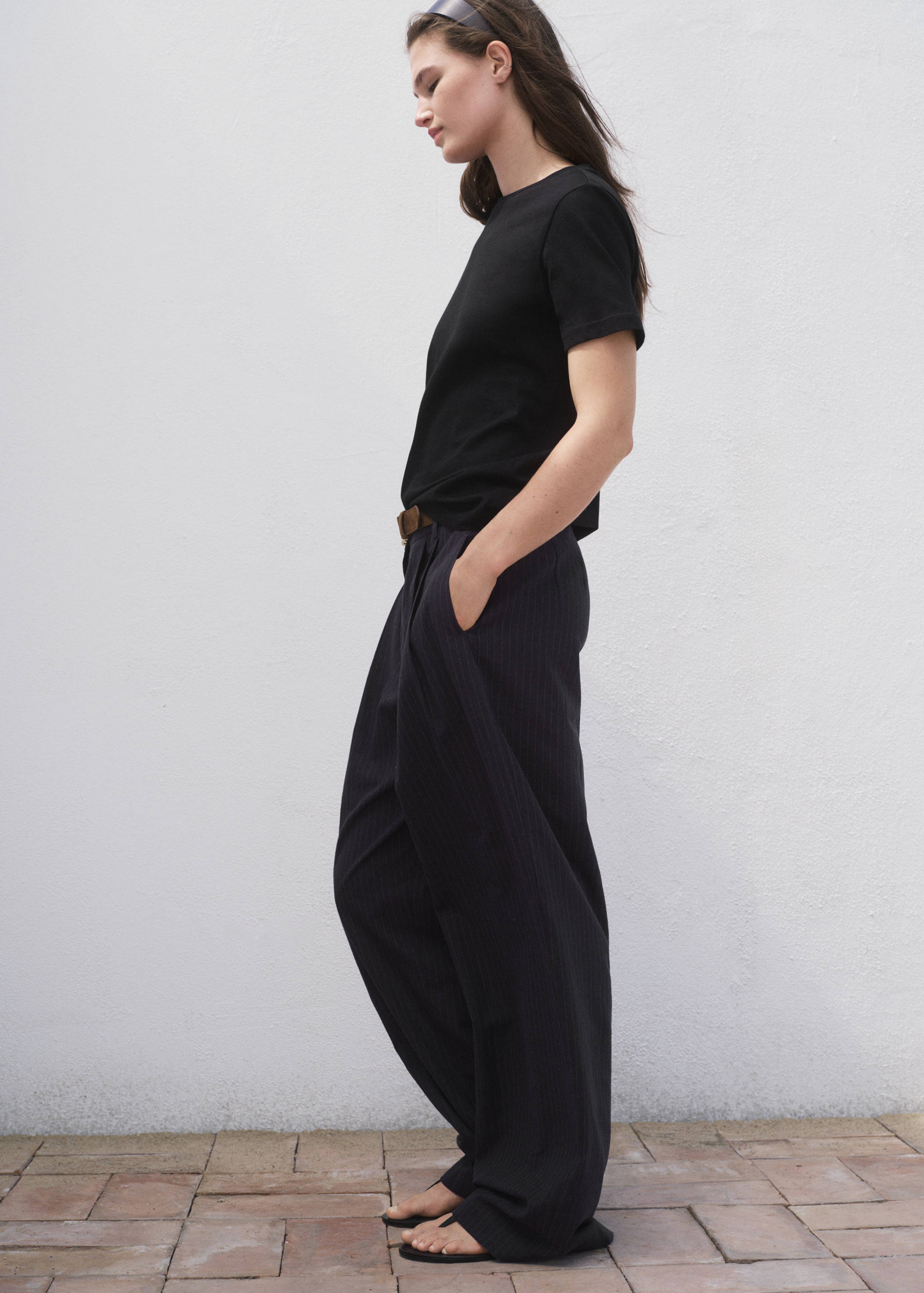 Cotton short-sleeved t-shirt - Details of the article 2
