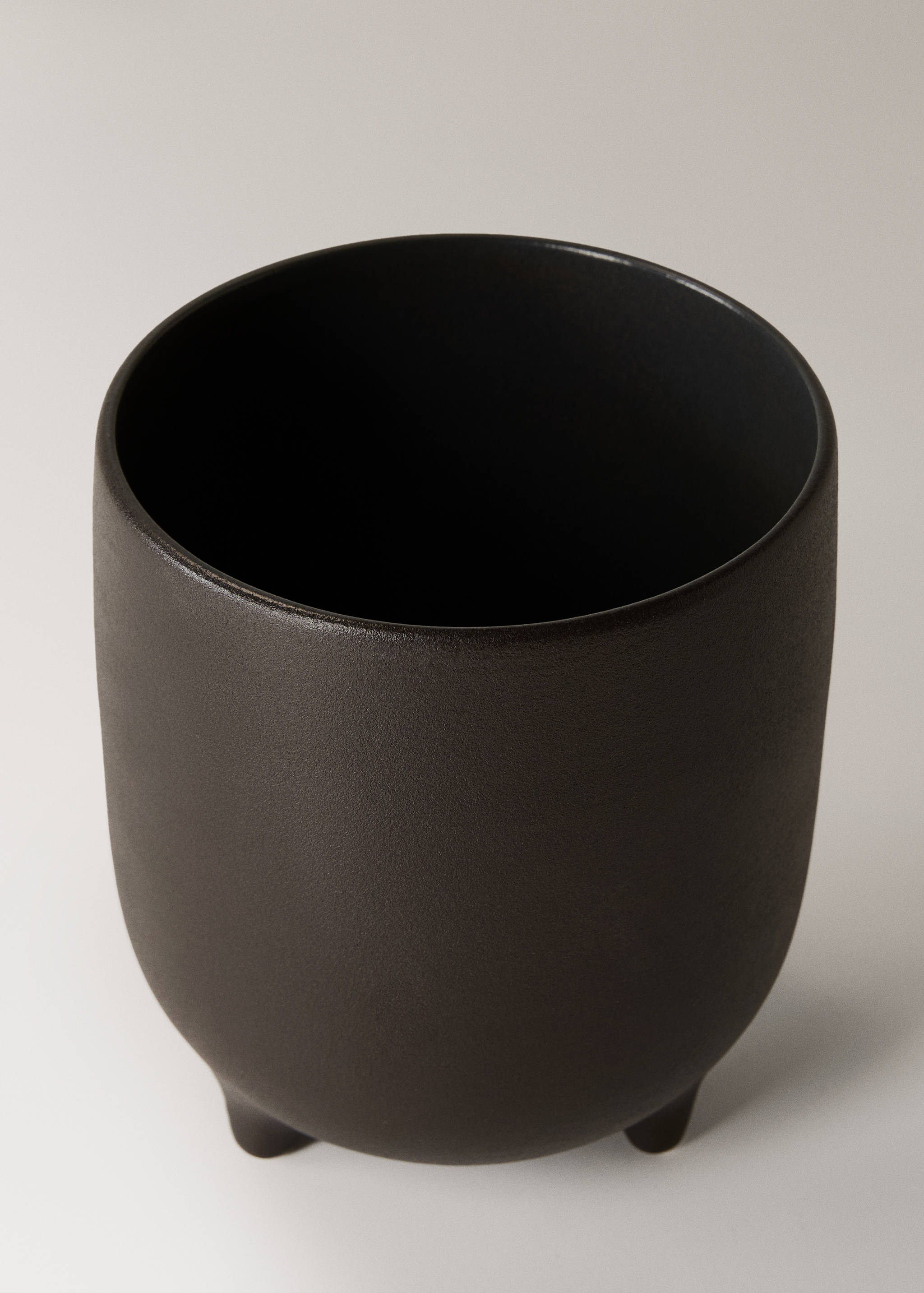 Medium matte-finish stoneware planter - Details of the article 1