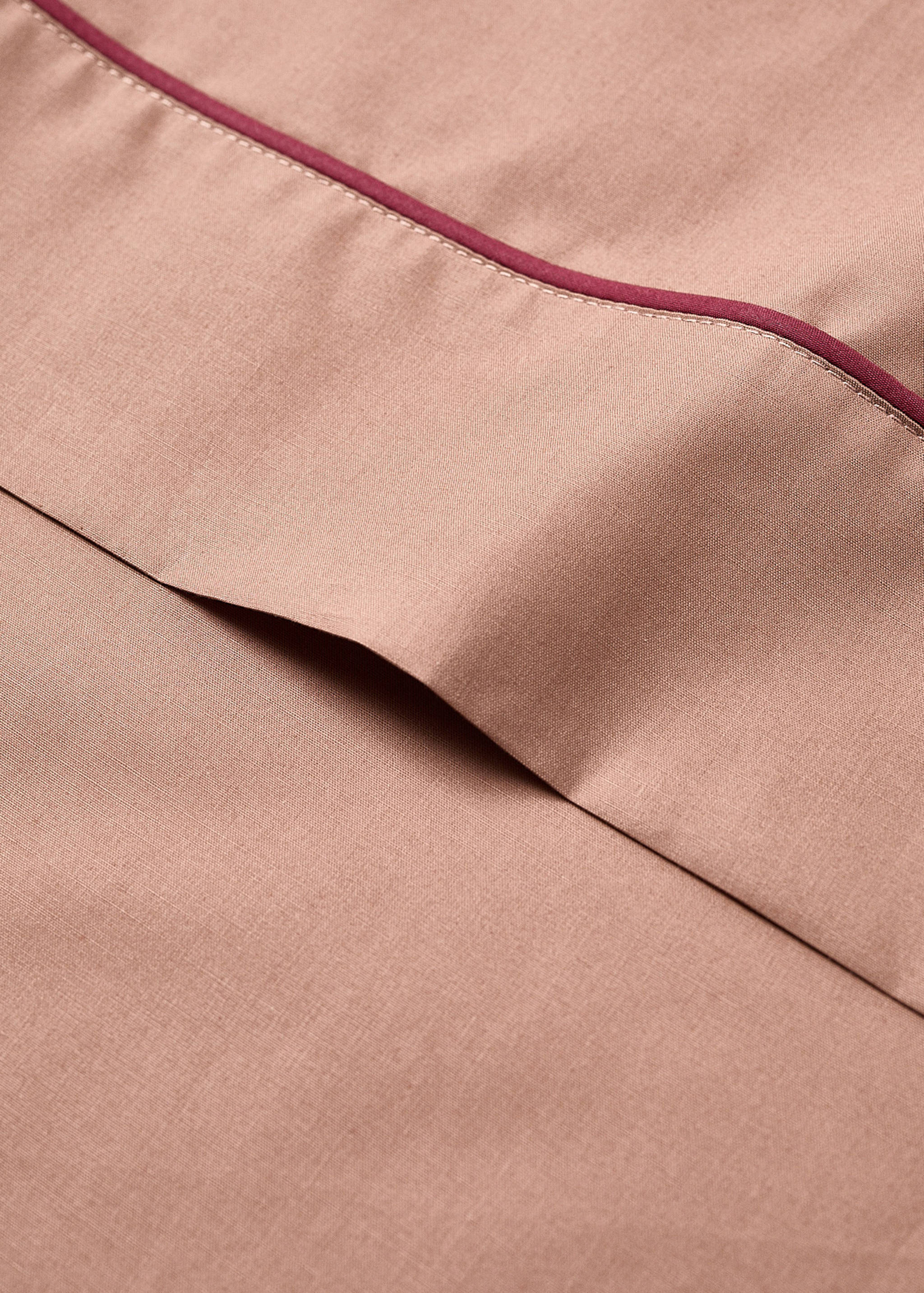 Reversible percale cotton top sheet with contrasting piping for cot - Details of the article 1