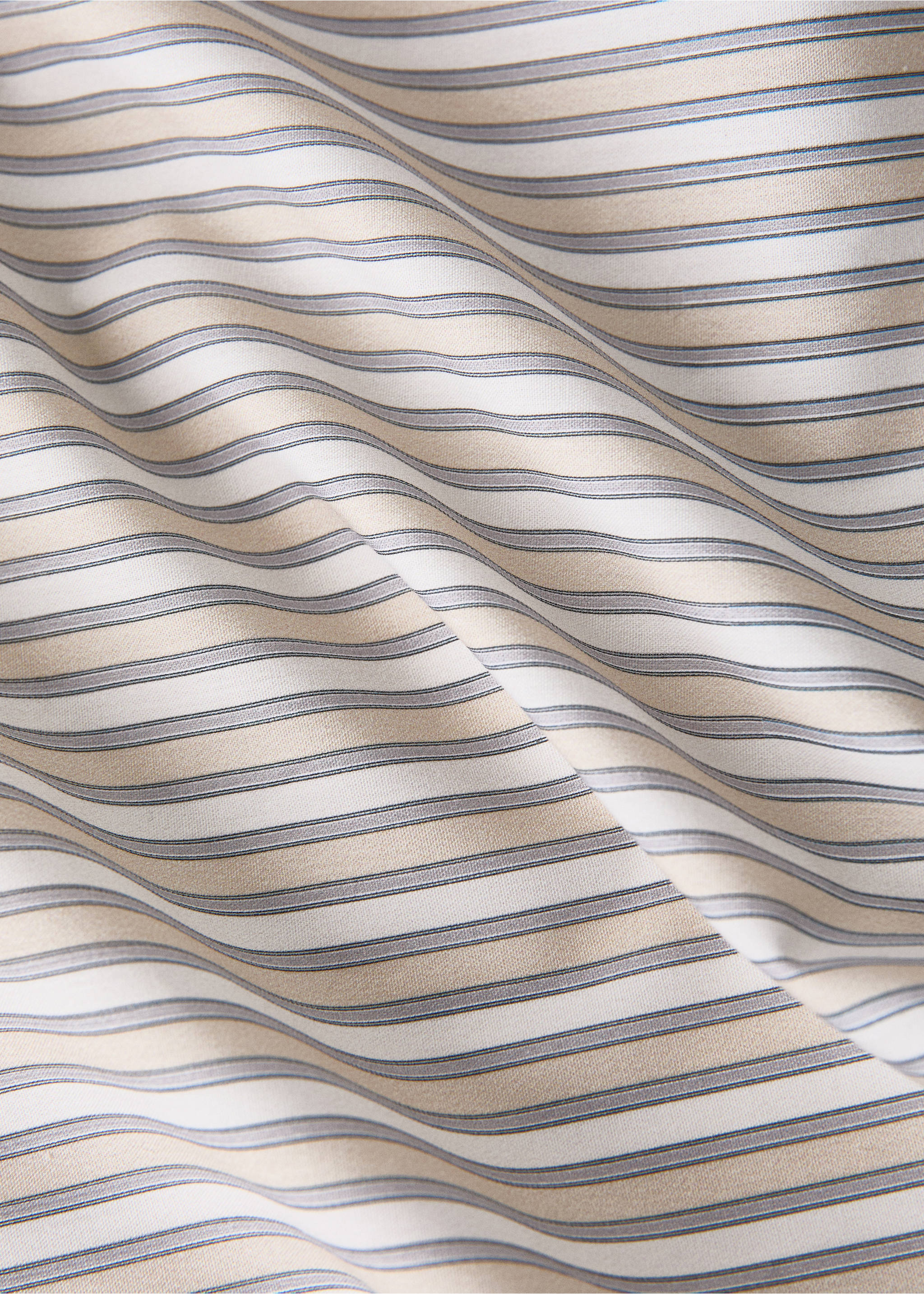 Percale cotton fitted sheet with fine-stripe print for cot - Details of the article 2, Vanilla. Ref: 17091552-00.
