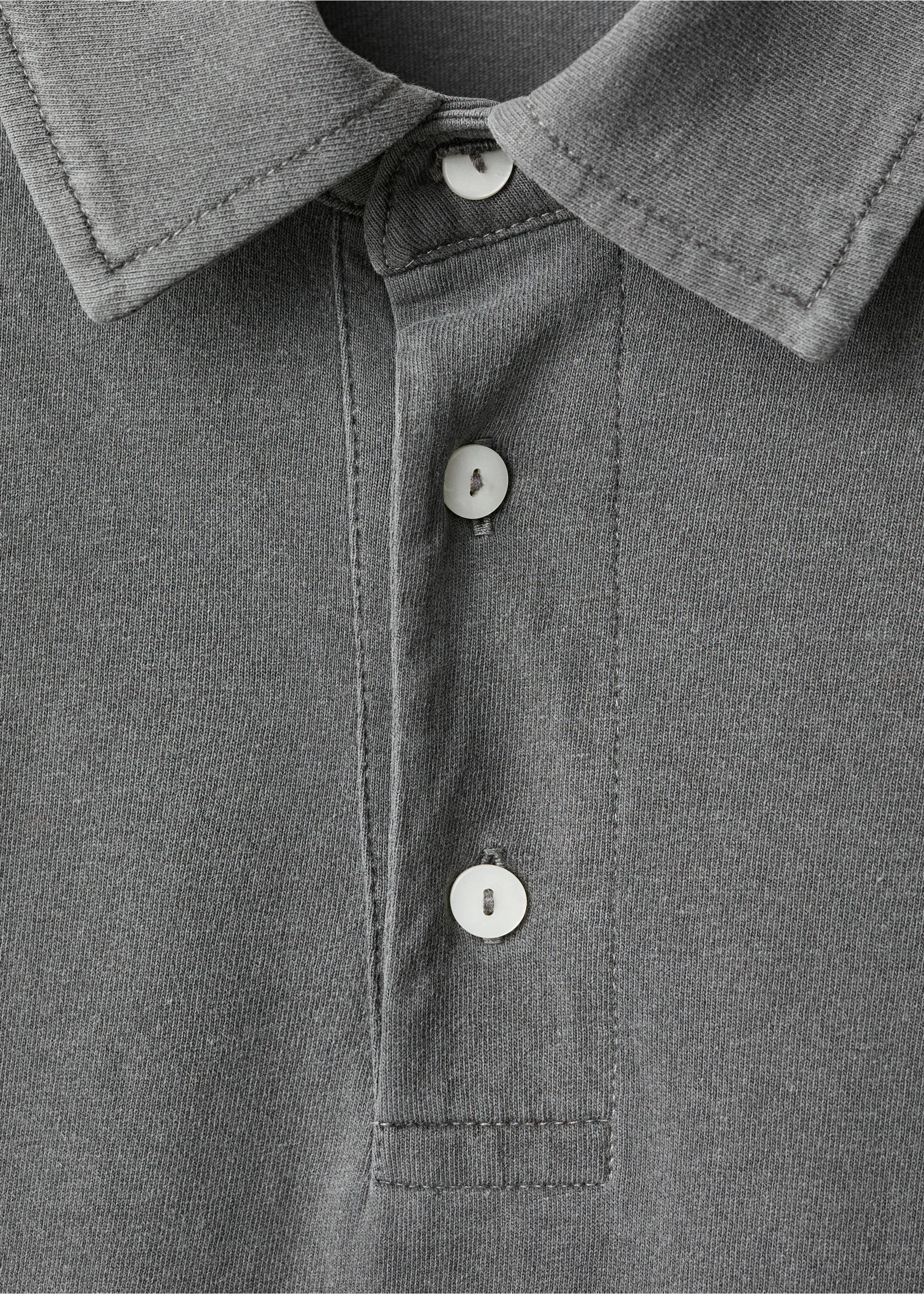 Polo básico algodón - Detalle del artículo 8, Gris antracita. Ref: 17091553-00.